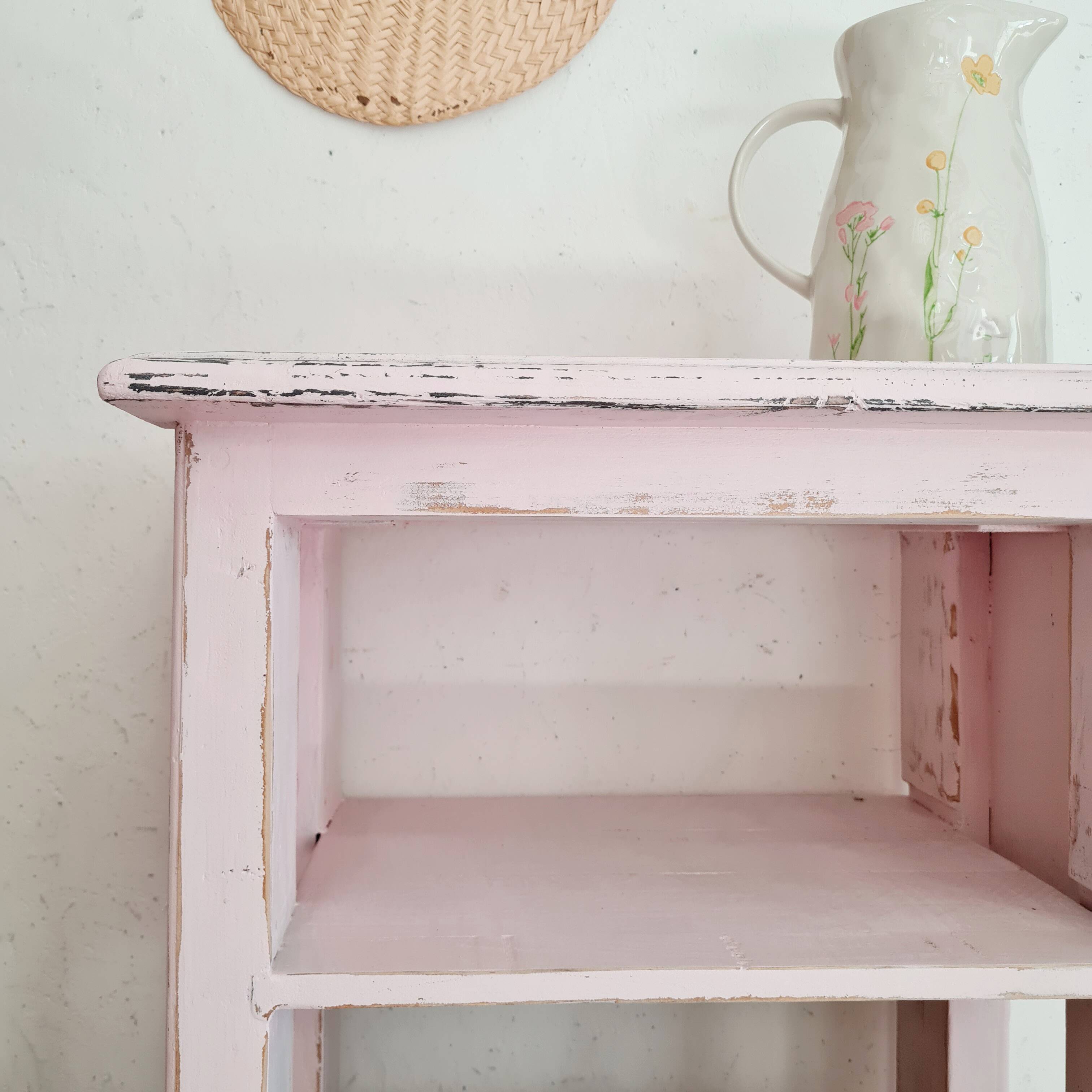 Etagère - meuble rose patiné