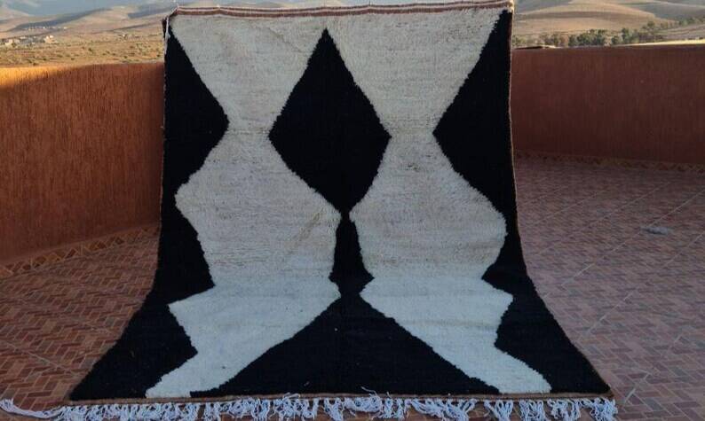 Berber Moroccan rug 250cm x 150cm