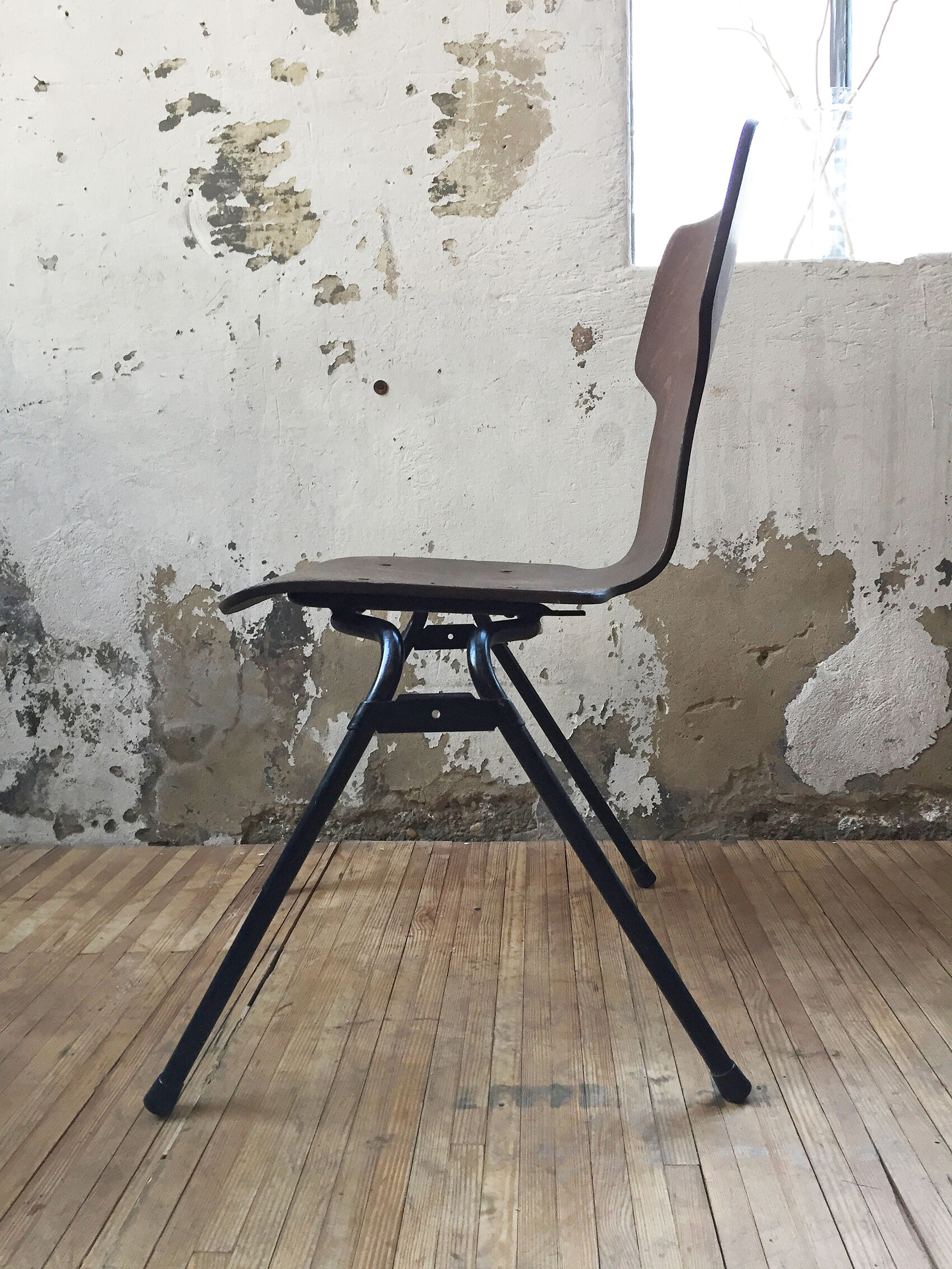 Set de 6 chaises "Marteau" acajou thermomoulé