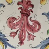 4 hand-painted earthenware plates in a holiday home style