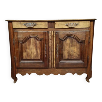 Buffet - very Louis XV style in solid oak from the 18th century.
