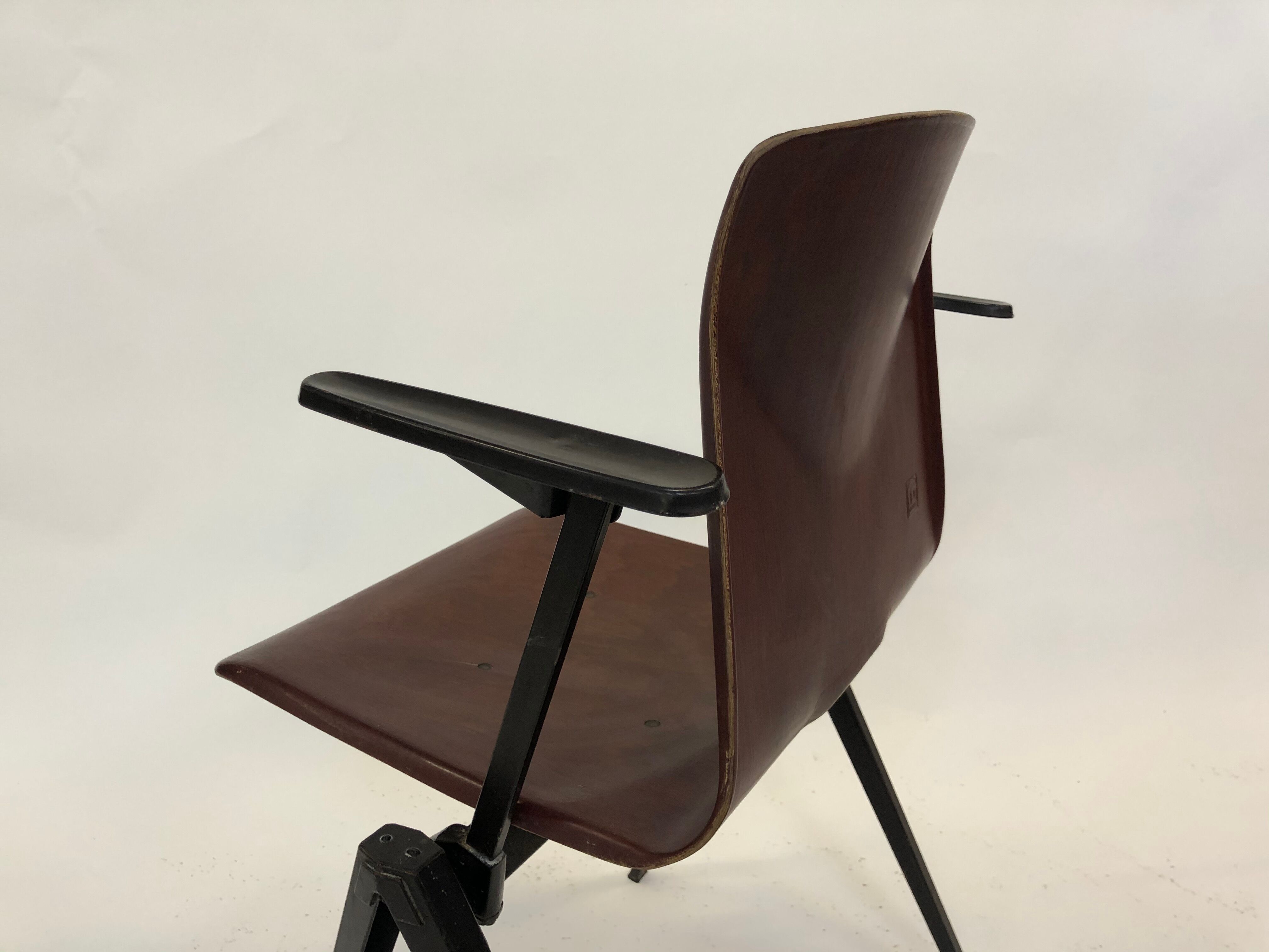 Chair Pagholz Galvanitas S22