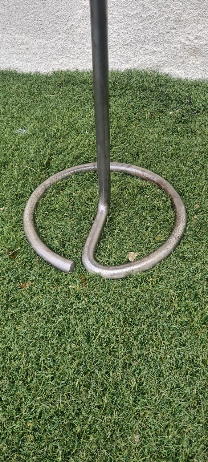 Bauhaus-style pedestal table