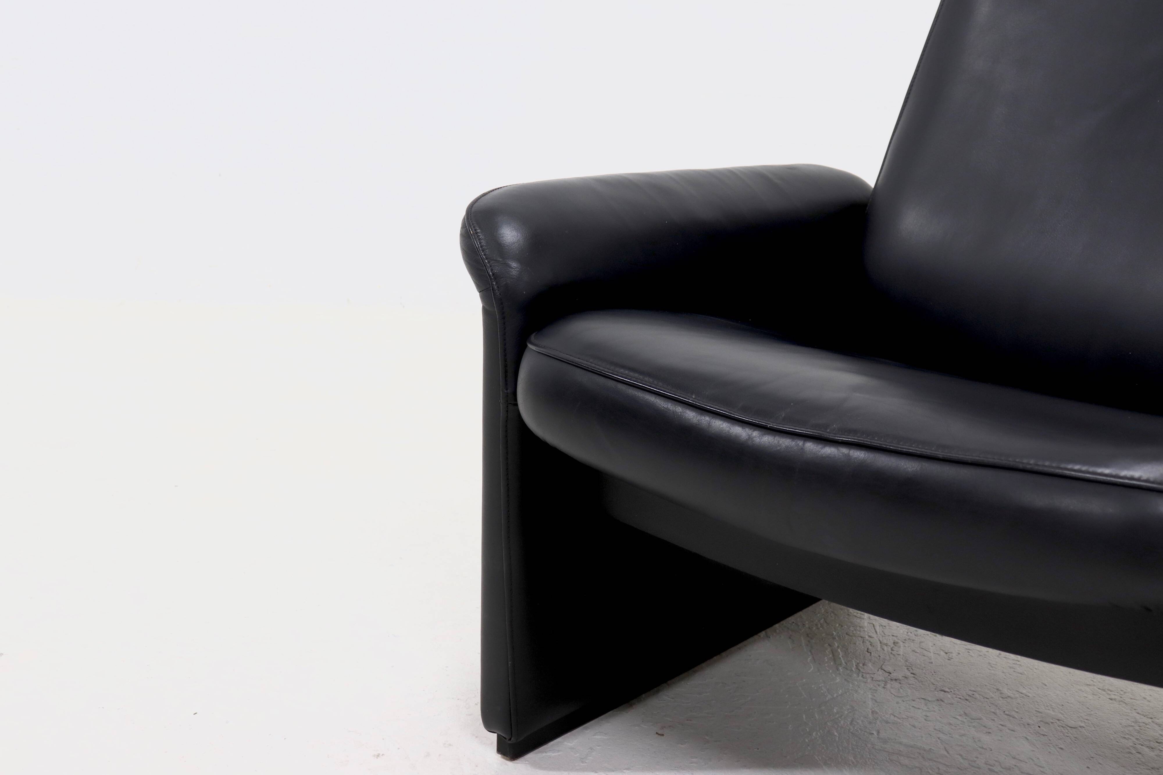 DS50 black leather lounge chair by De Sede Switzerland 1980s