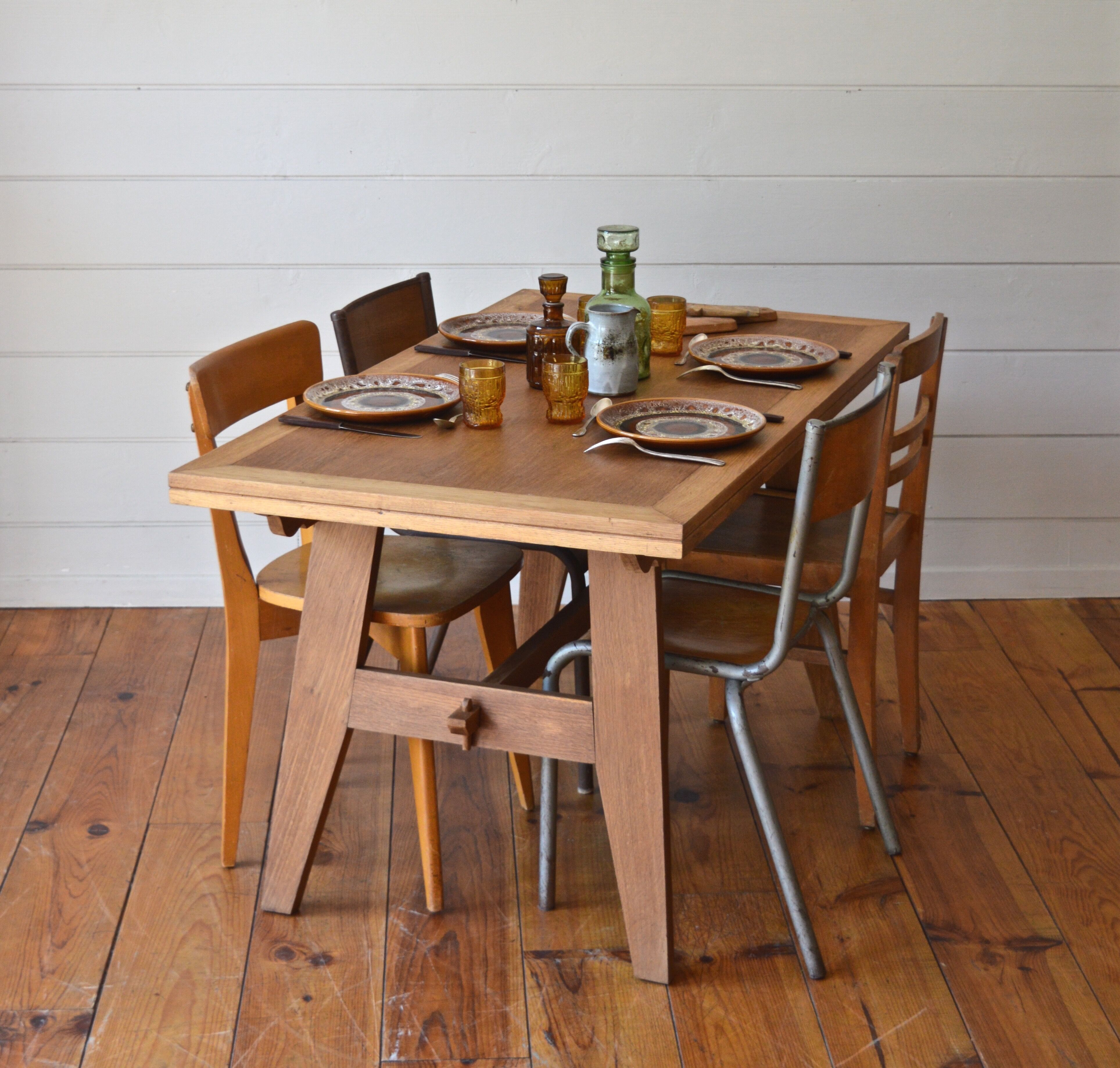 Table  'René Gabriel'