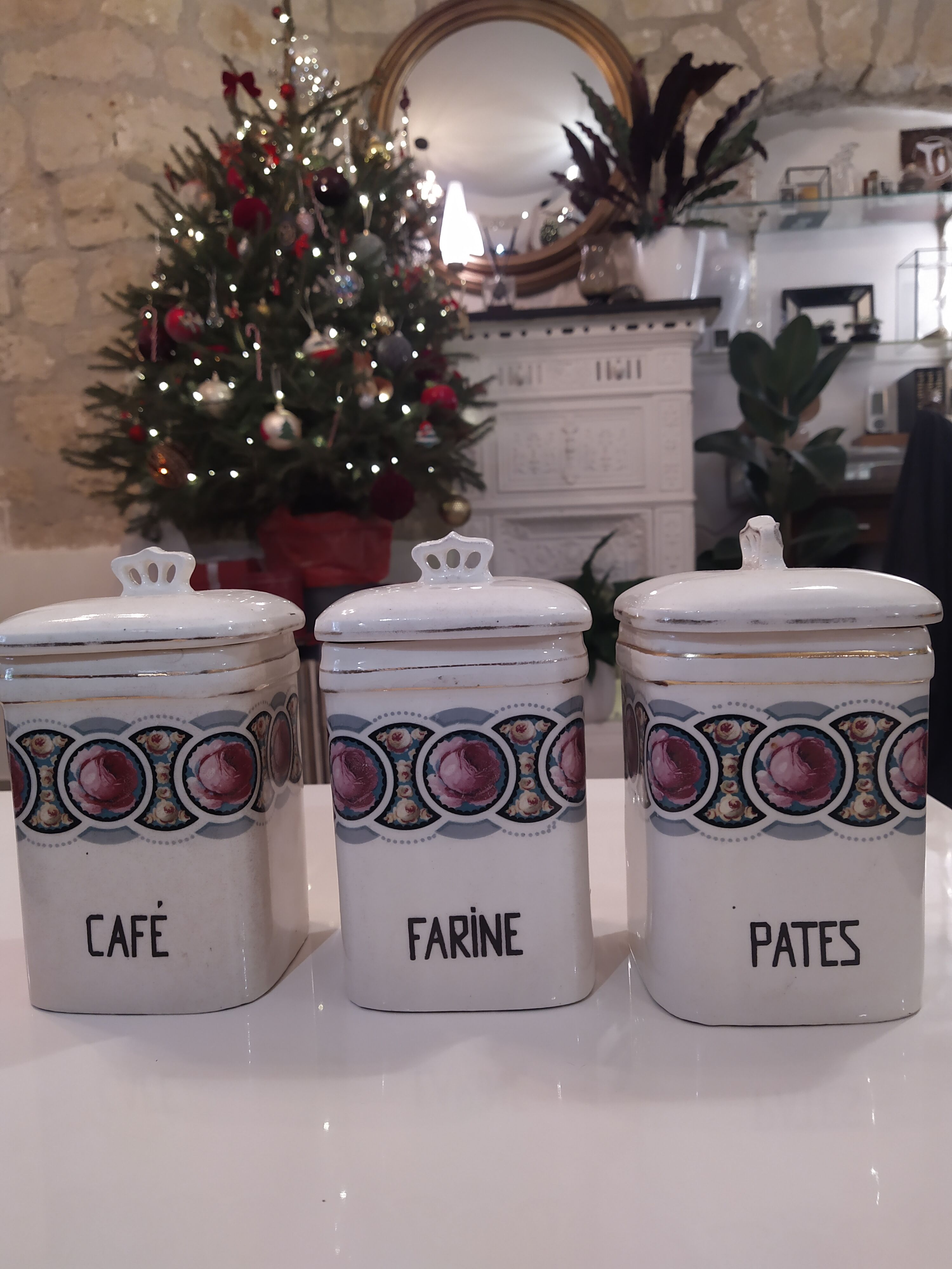 Pots en porcelaine pour cuisine