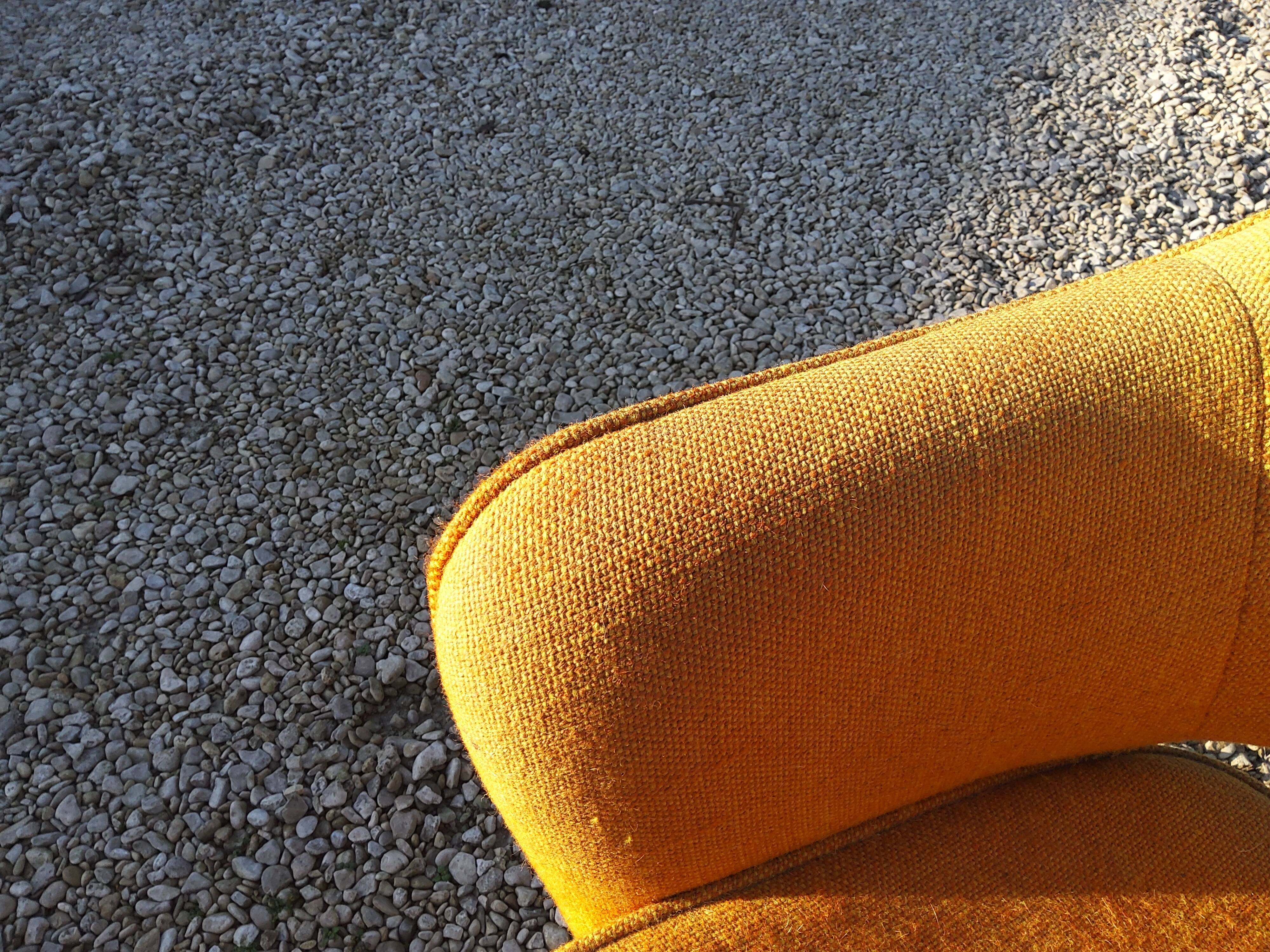 Conference chairs by Eero Saarinen from the 70s