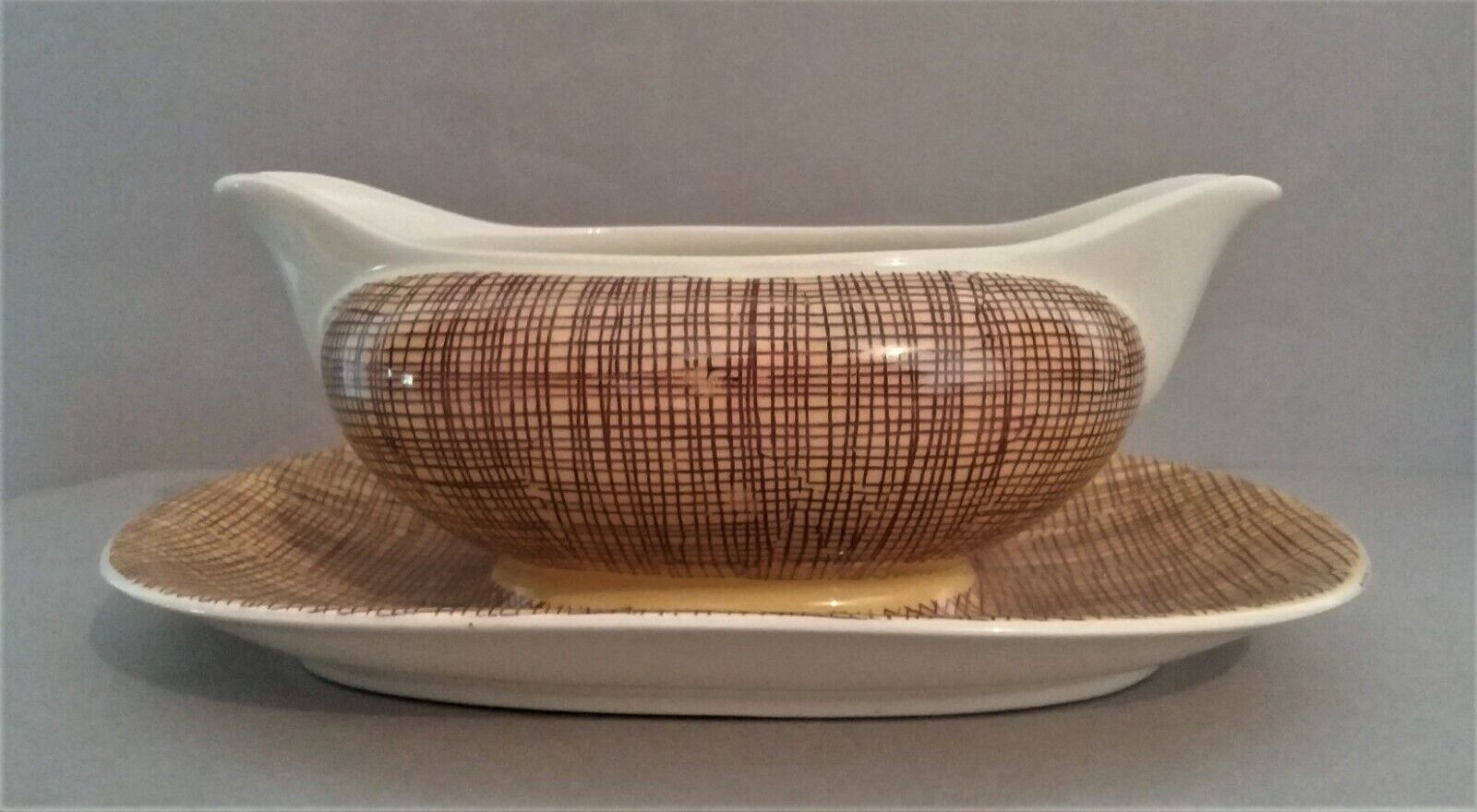 Saucière en faïence Villeroy et Boch modèle Bern années 60