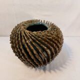 ball vase with twisted fins