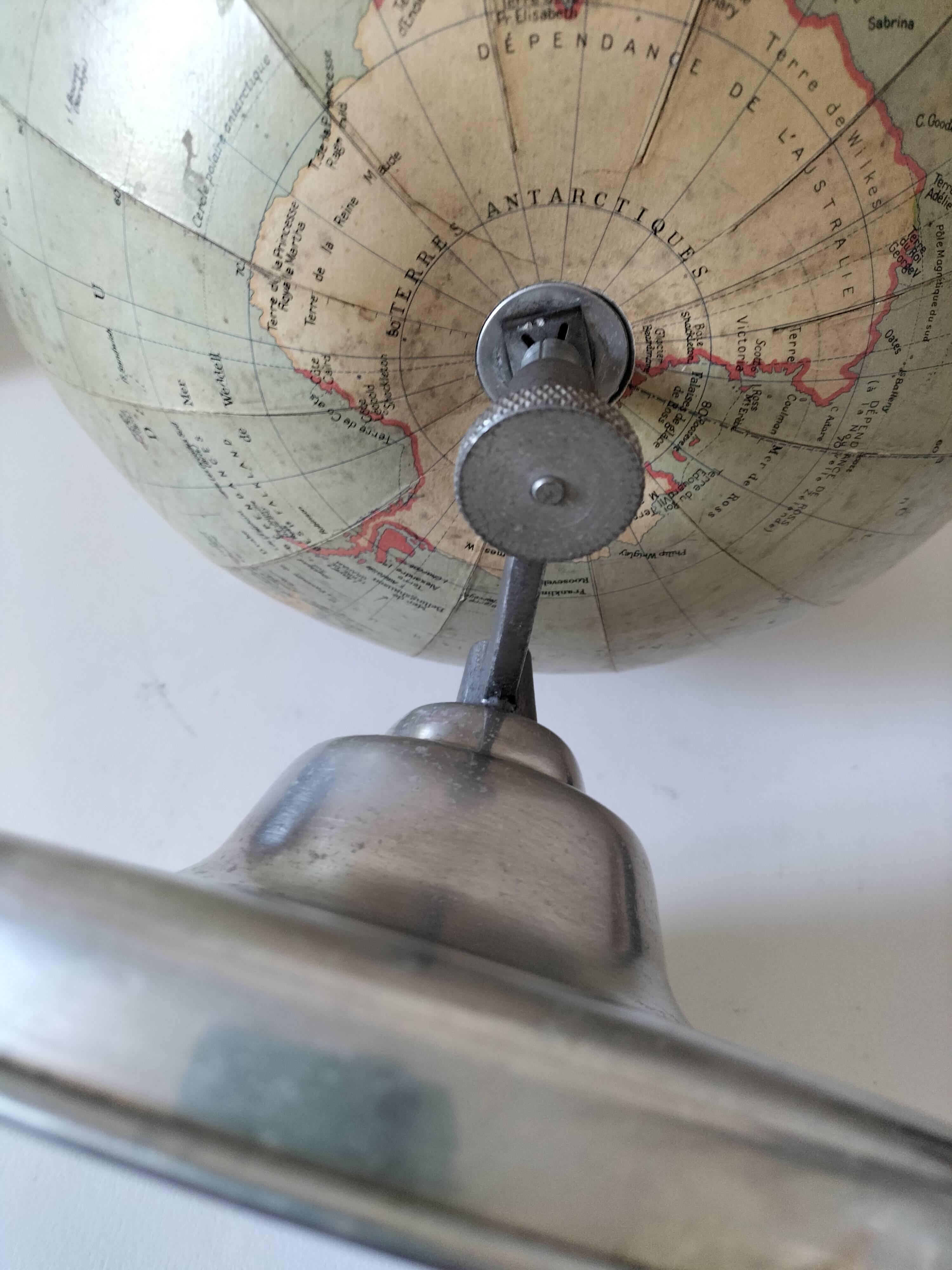 Vintage Globe Taride Maps – 1960