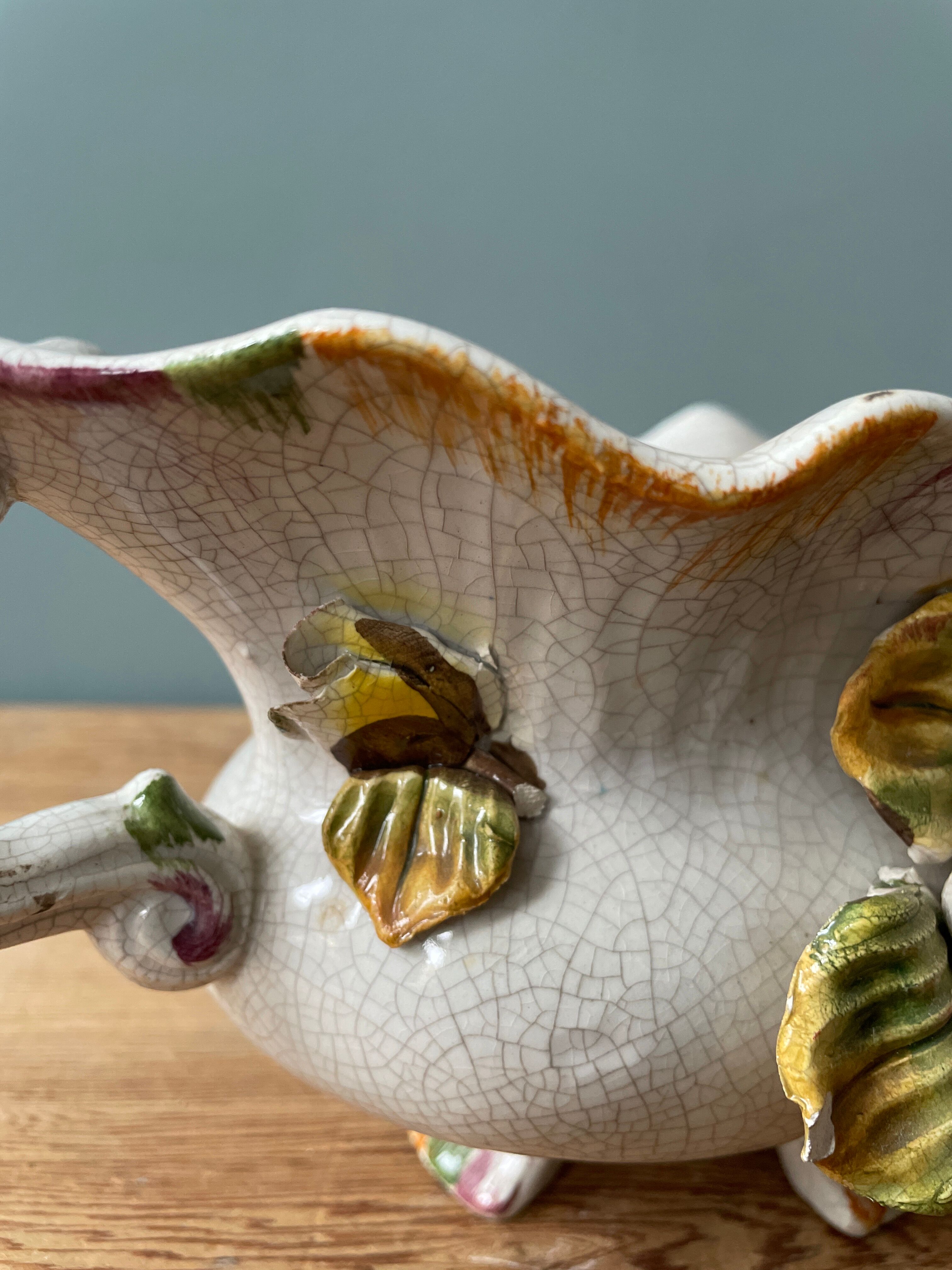 Bassano table planter, splashing flowers Italy