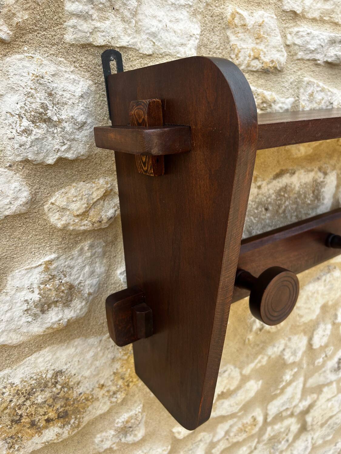 Wall coat rack