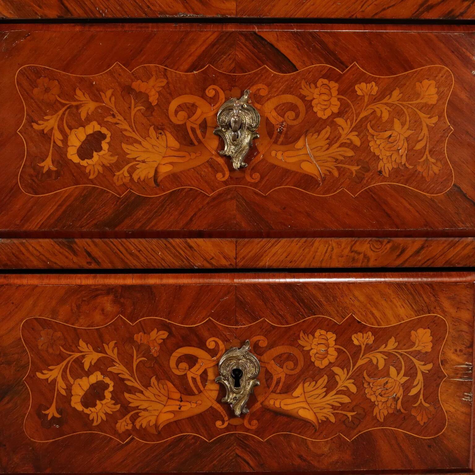 Antique Napoleon III cabinet in violet wood, 19th century.
