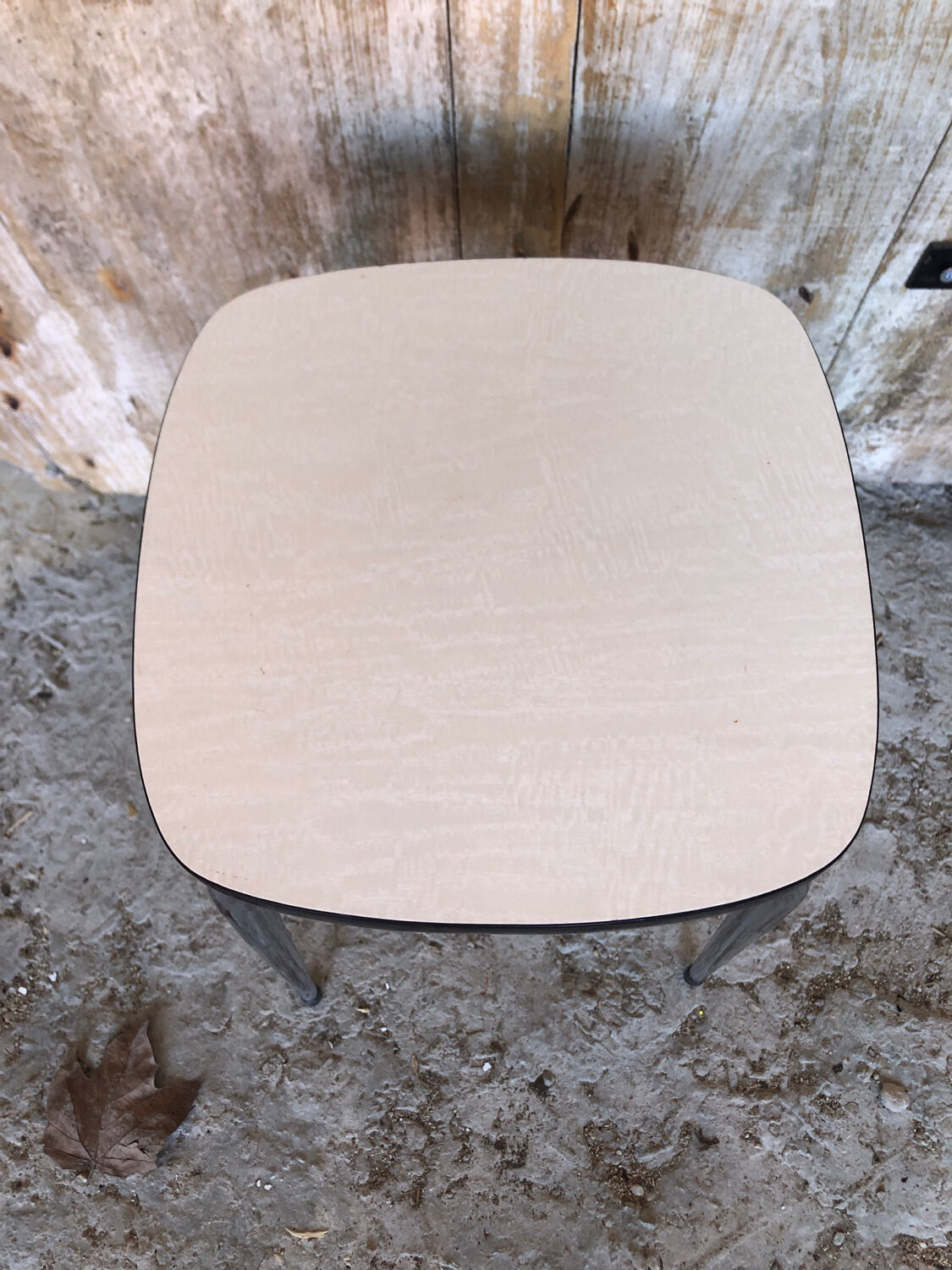 Tabouret formica blanc pieds compas metal chromé vintage