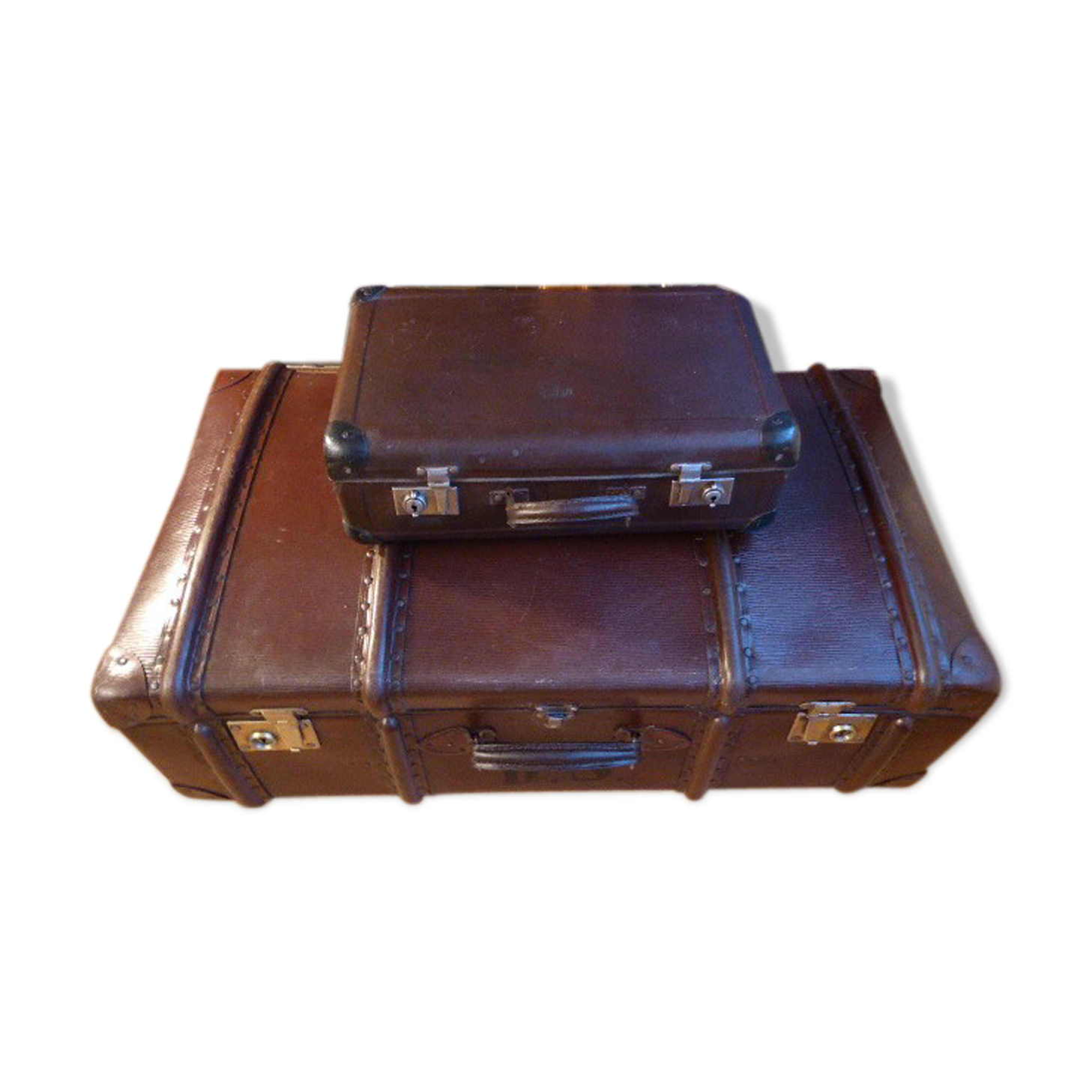 Duo of vintage dark brown suitcases "Mother Big and her little chaperone"