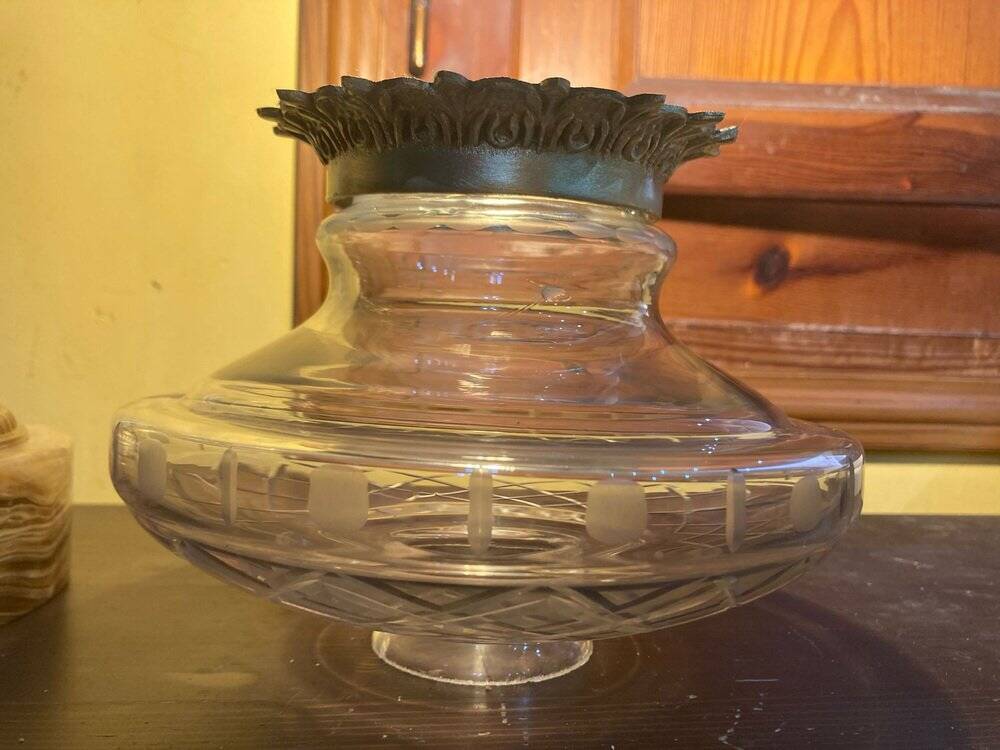 Large Gothic brass chandelier with 6 lights, 1940s.