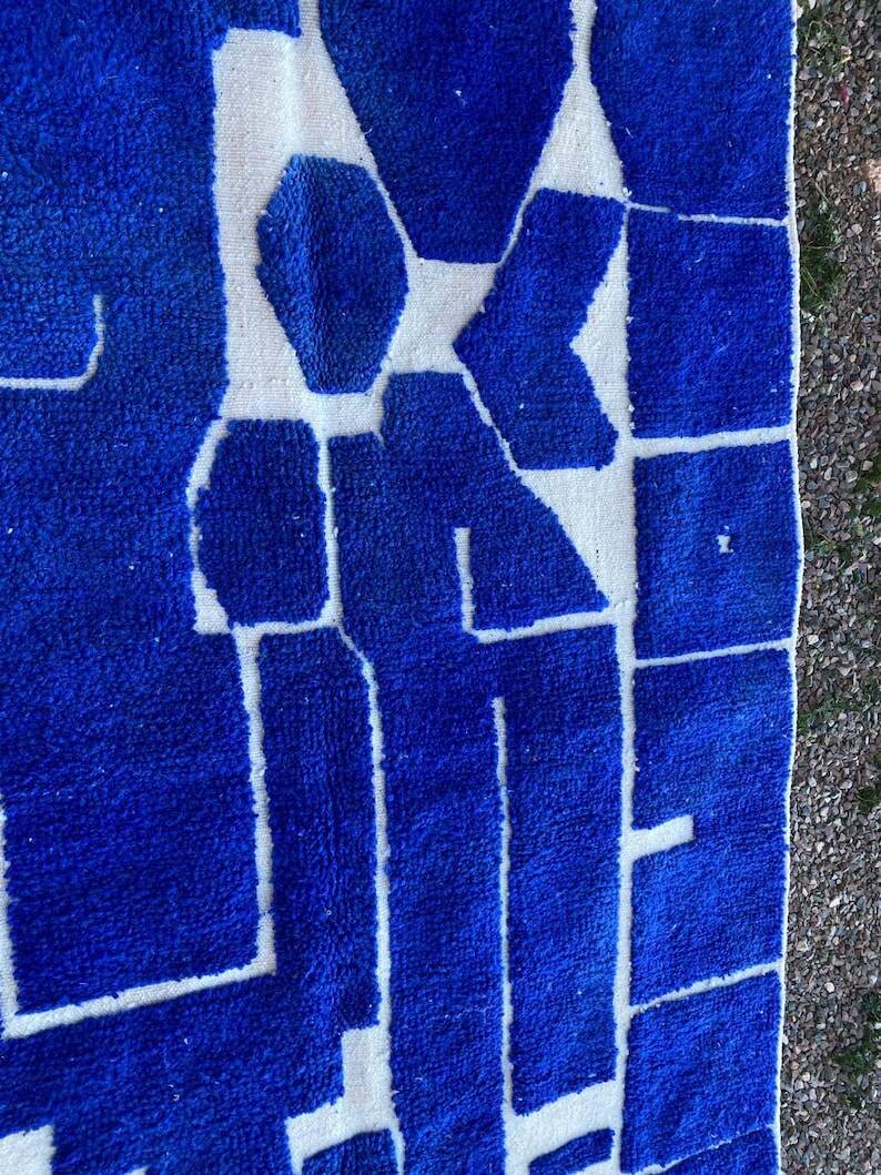 Traditional handmade Berber carpet 250cmx150cm