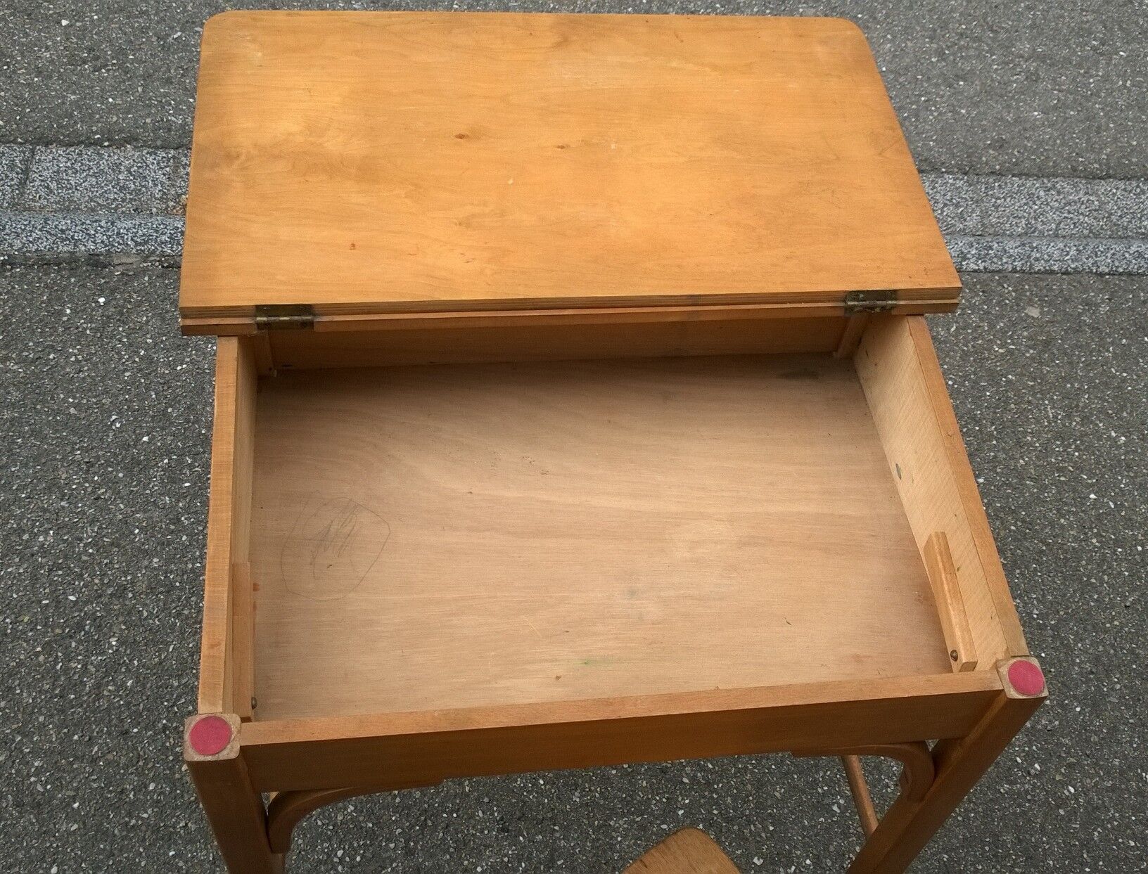 Desk and chairs baumann