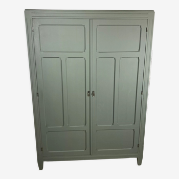 Parisian wardrobe green sage