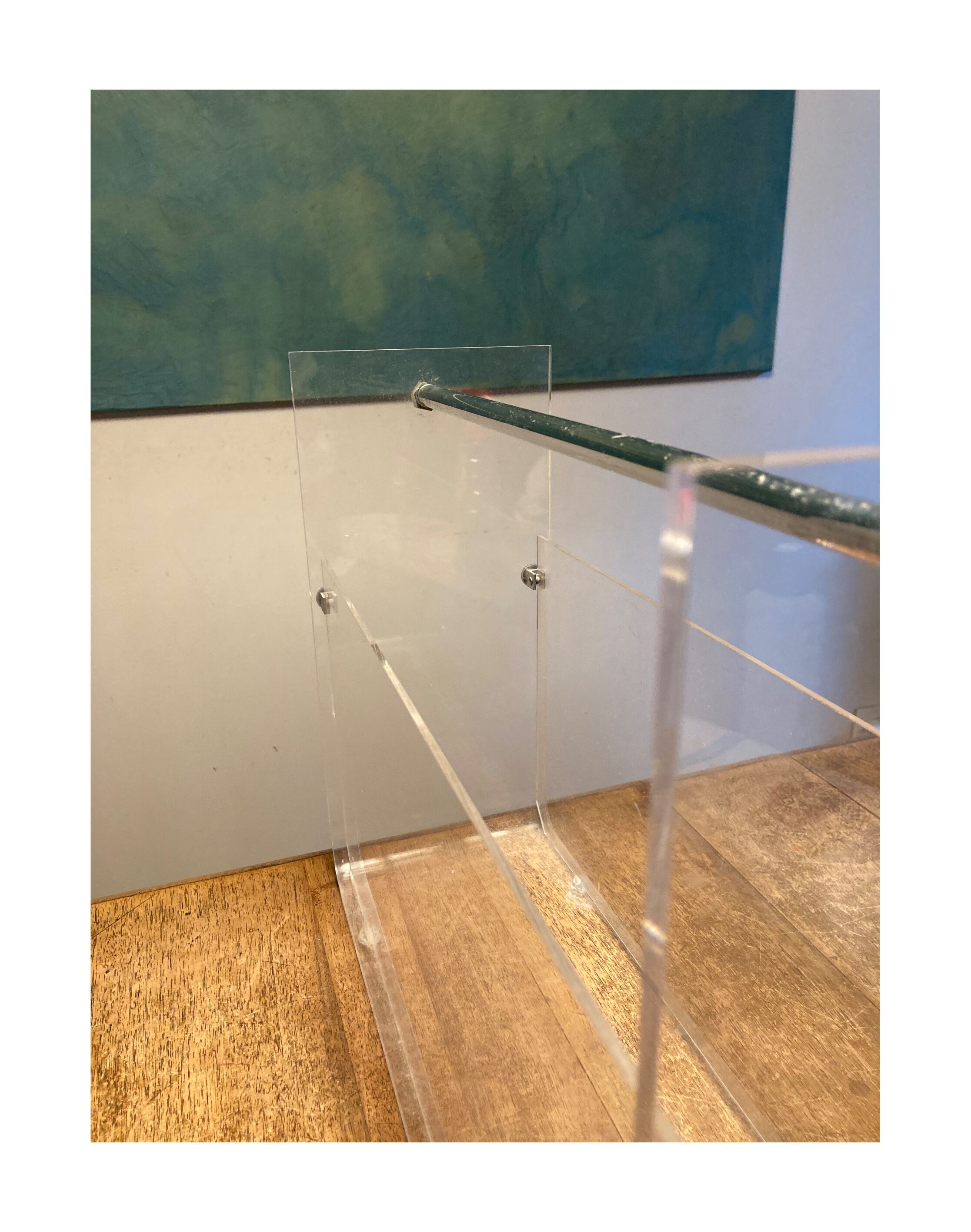 Plexi magazine holder
