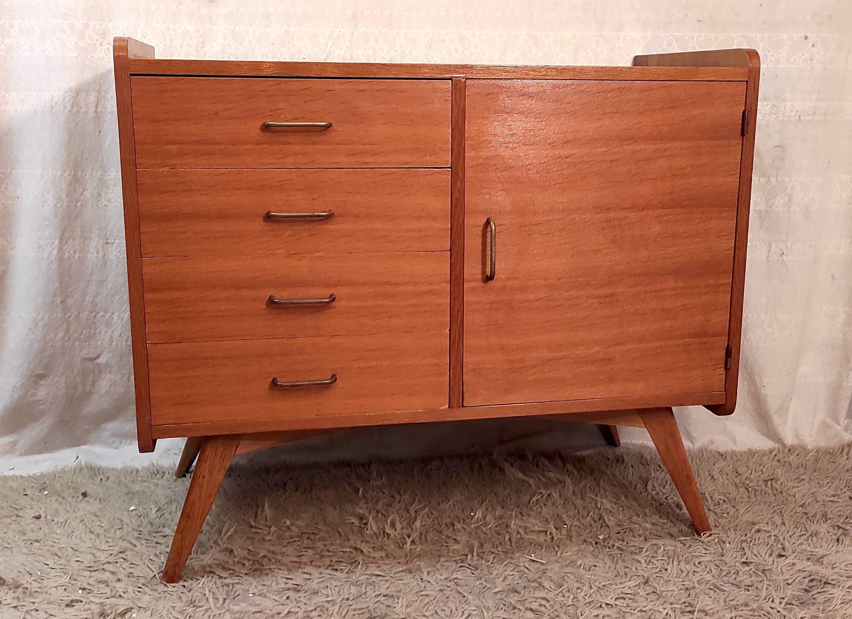 Commode en chêne, pieds compas, années 60