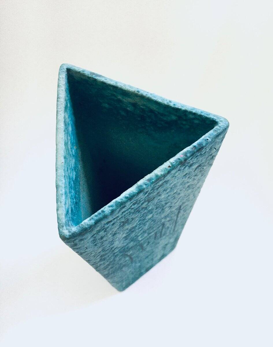 Art Ceramics Sgraffito Triangular Vase by Alvino Bagni for Raymor, 1960s