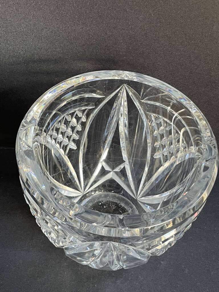 Cylindrical vase – handmade cut crystal