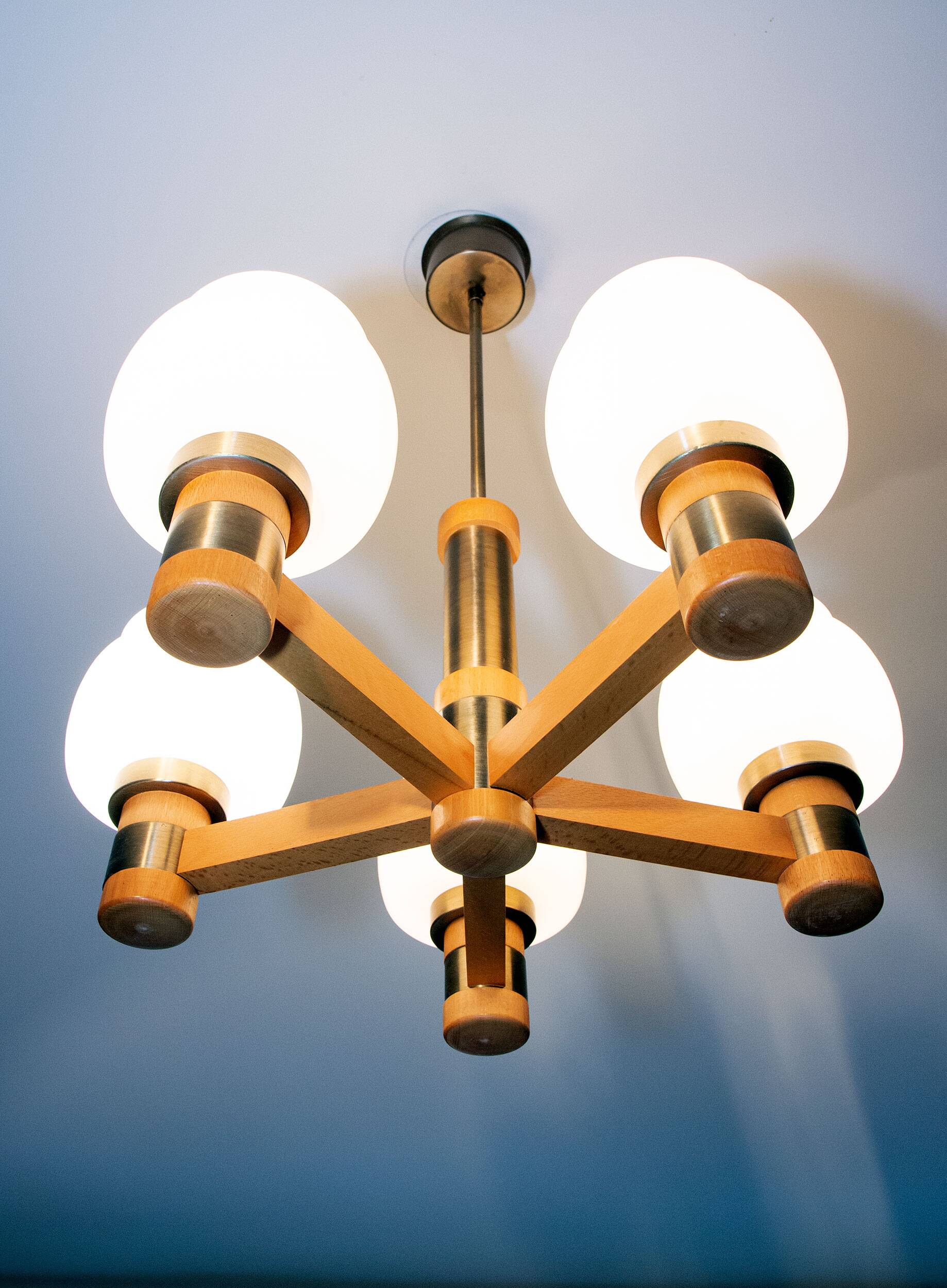 Scandinavian 5-branch chandelier, opaline, wood and brass, 1960
