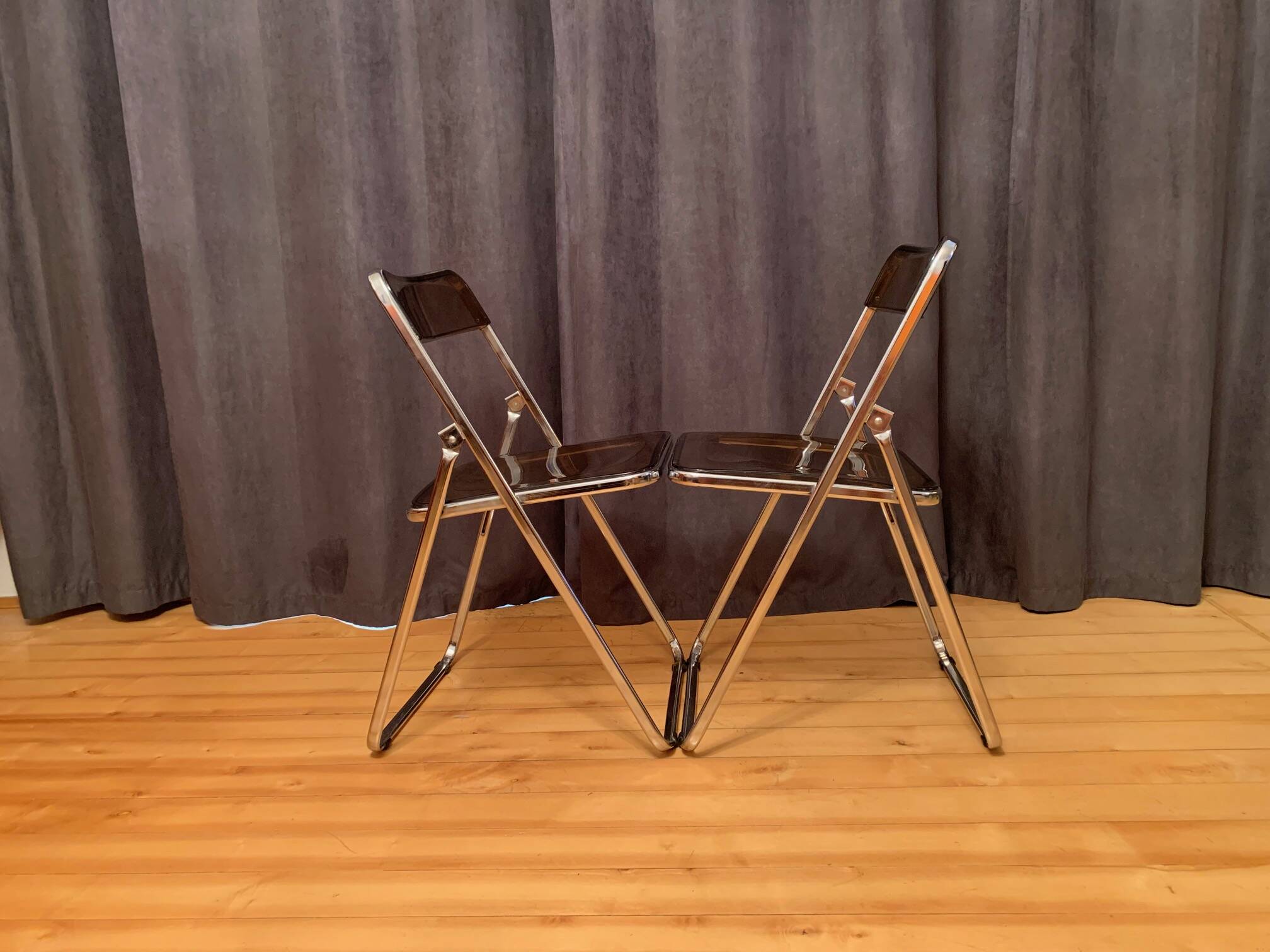 A pair of modernist folding chairs, 1970s