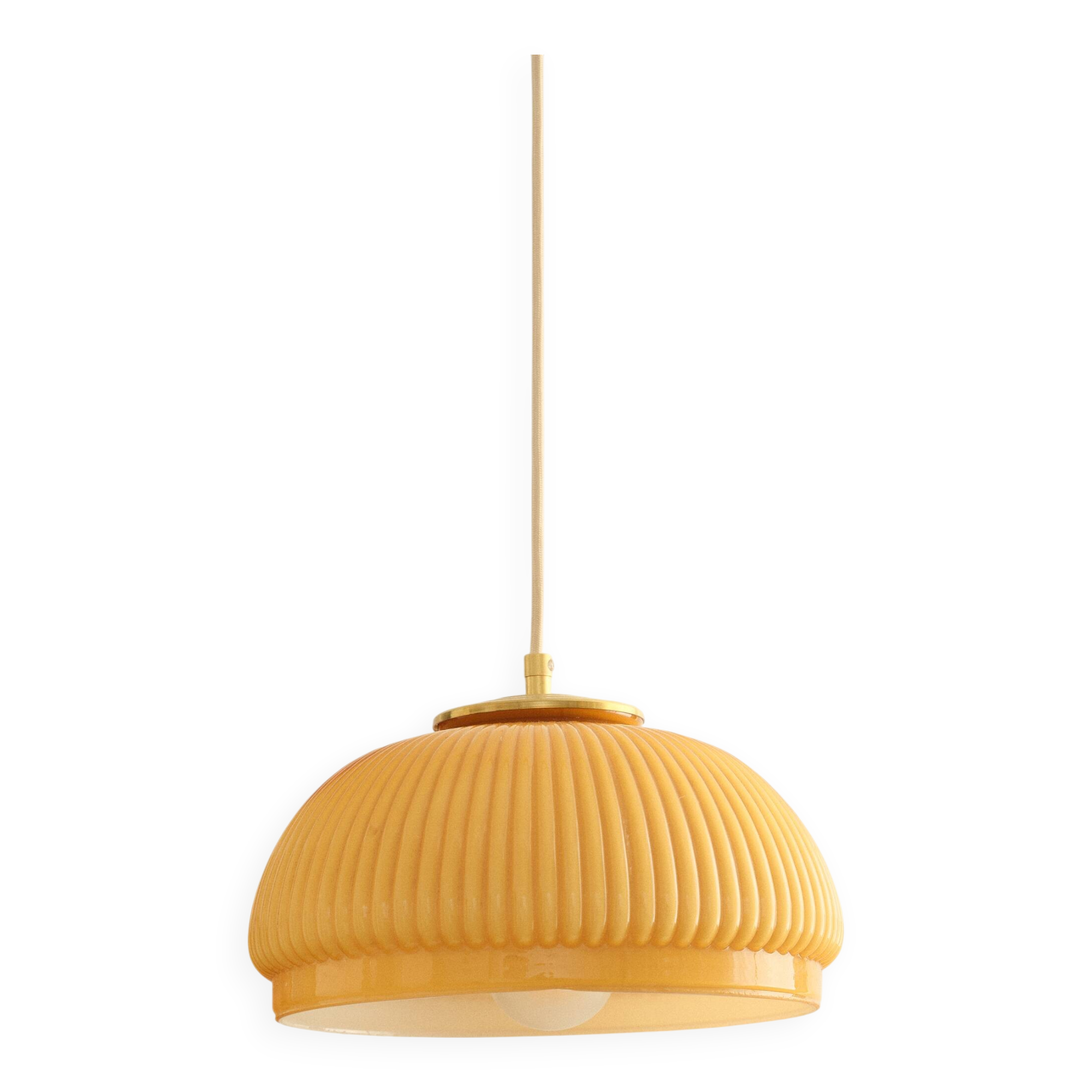 Mustard opaline suspension