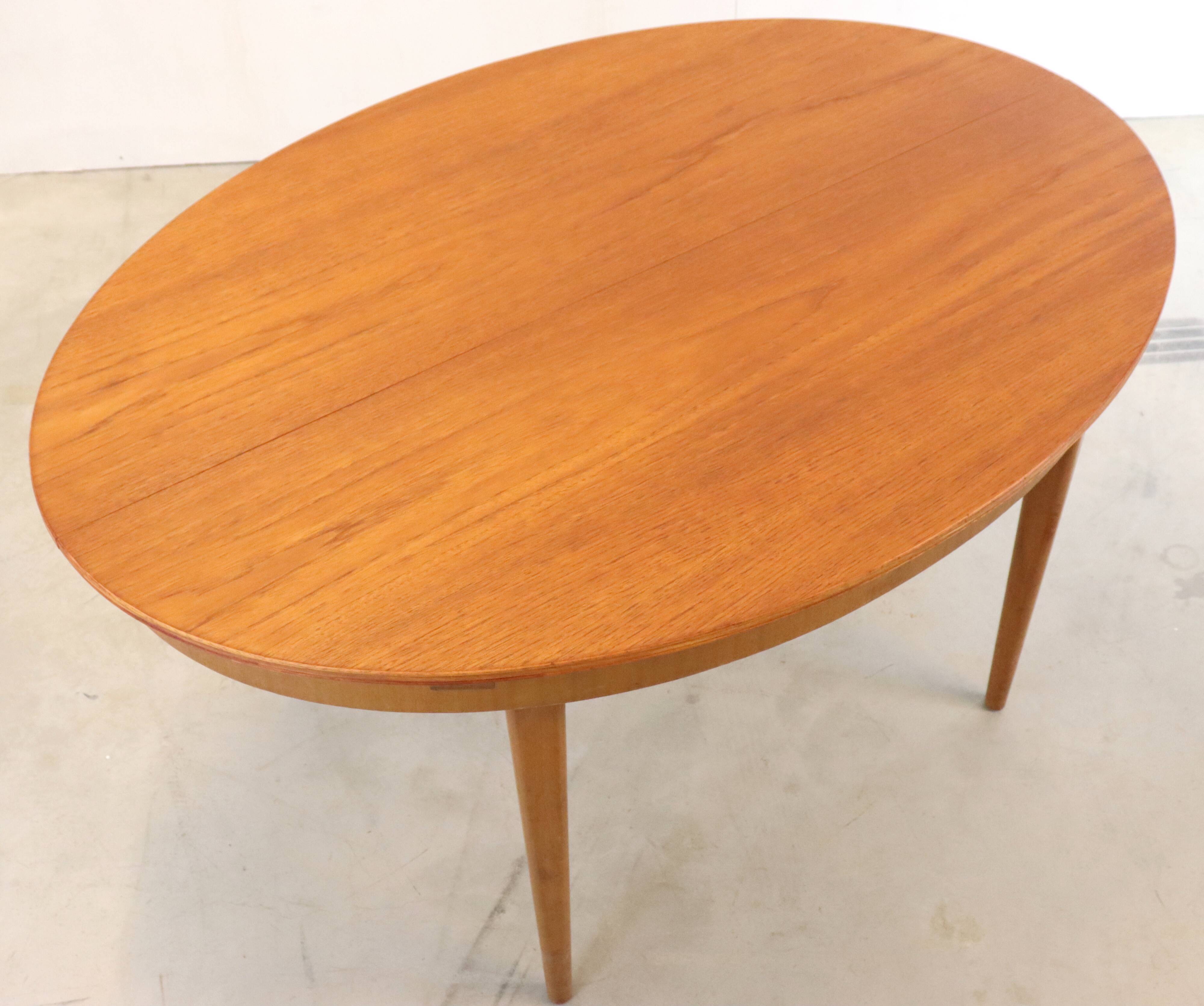 Oval vintage dining table extendable 'Atterton'