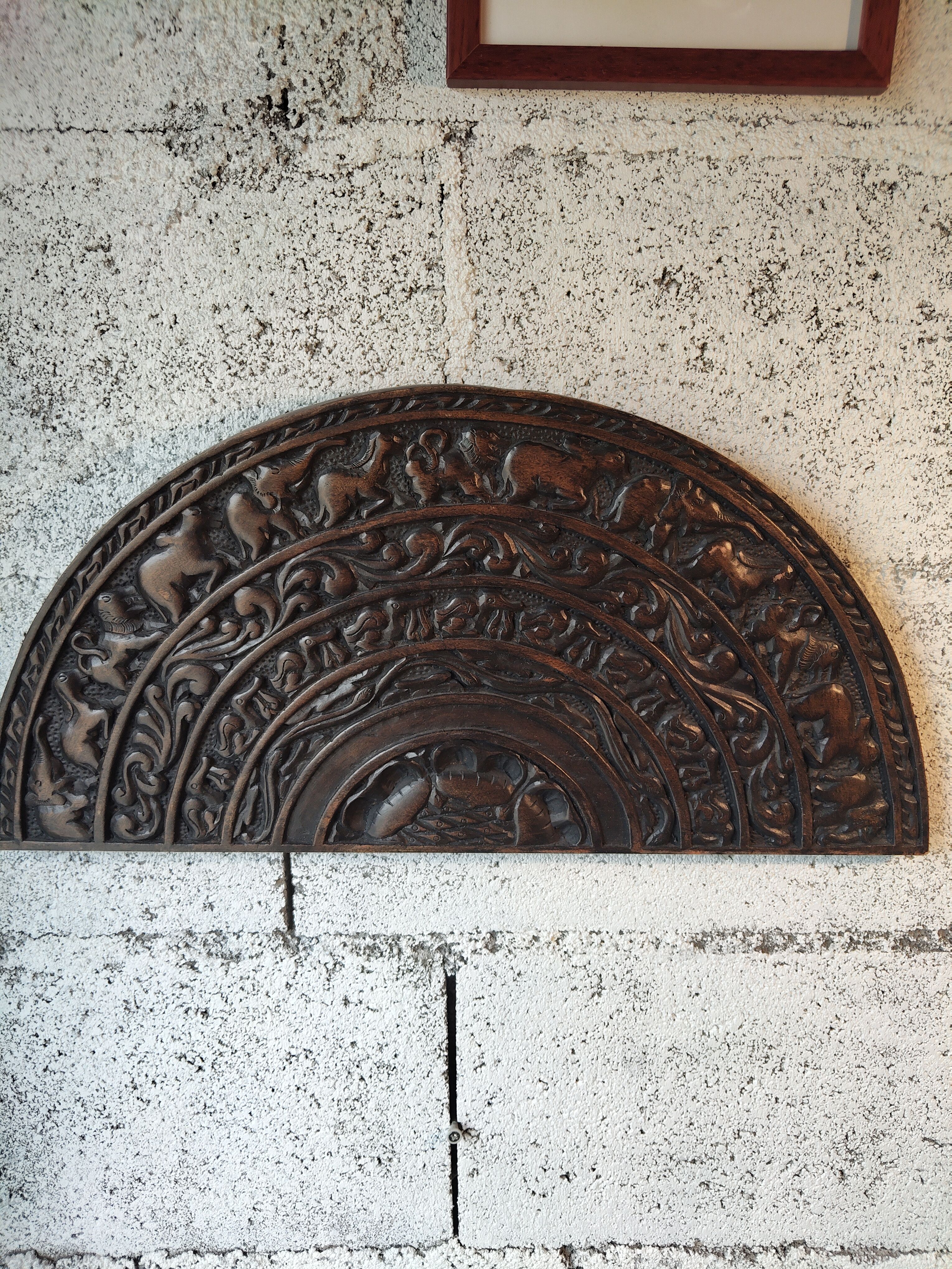 Carved wooden fronton mural – Asian craftsmanship