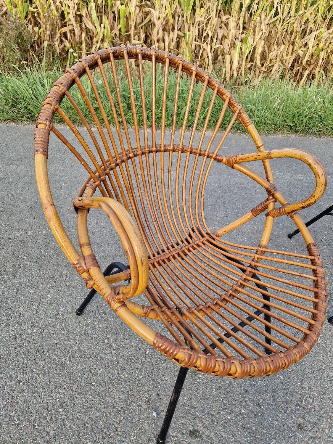 Set of 2 rattan armchairs