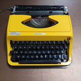 Machine à écrire Jaune Underwood 130 - vintage 70 RARE