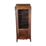 Vitrine Louis XV avec marqueterie de bois précieux