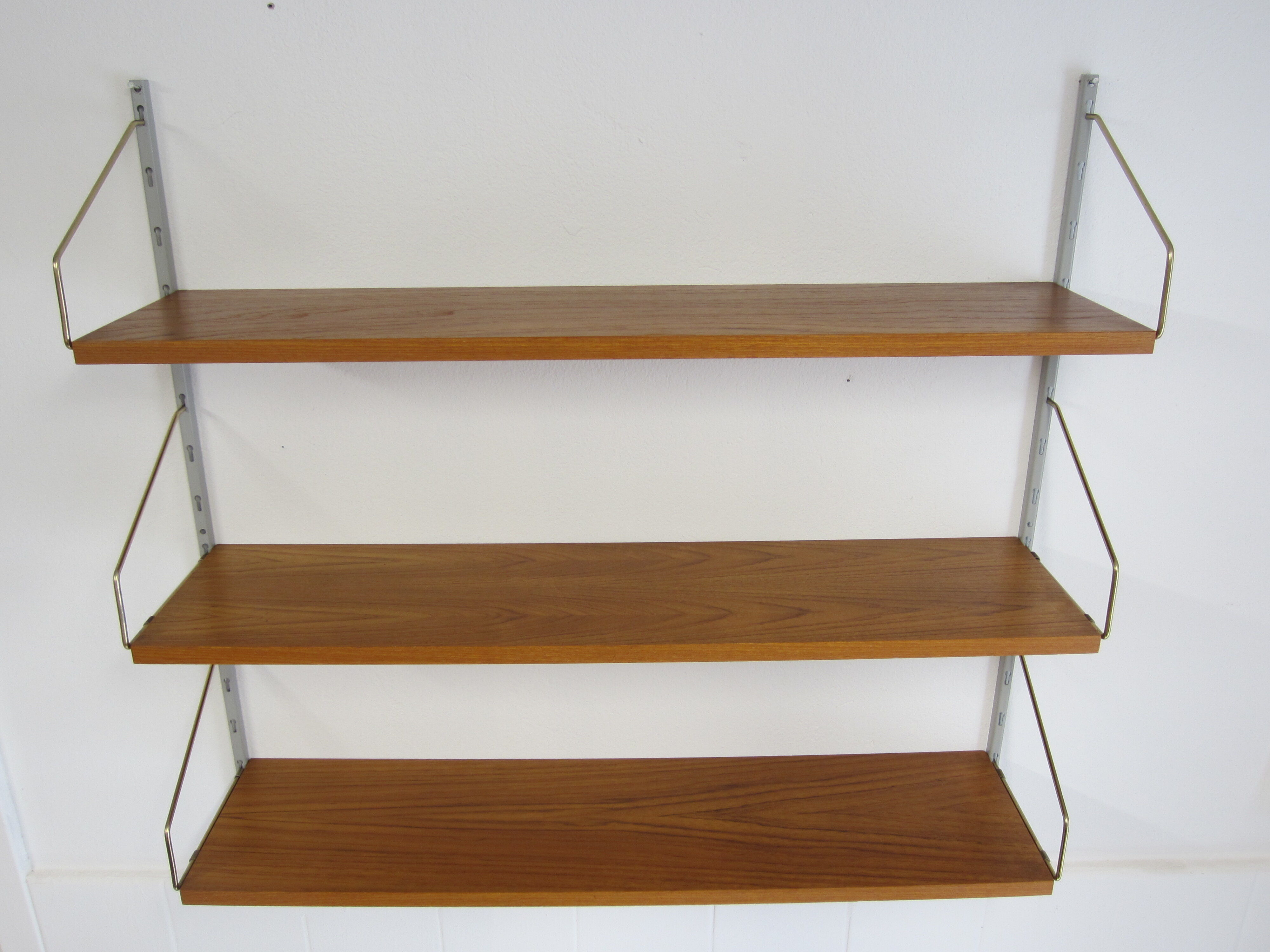 Scandinavian modular wall shelf