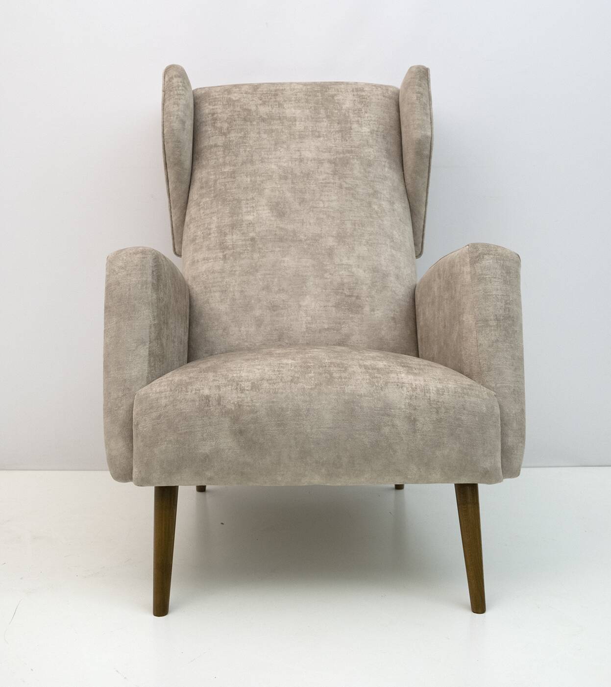 Pair of Gio Ponti Mid-Century Modern Italian Velvet "Alata" Lounge Chairs