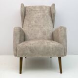 Pair of Gio Ponti Mid-Century Modern Italian Velvet "Alata" Lounge Chairs