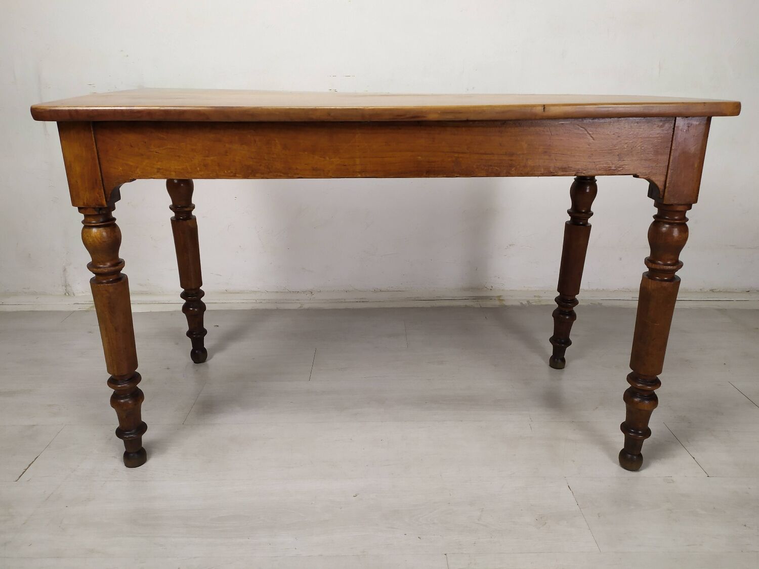 Table de ferme bistrot