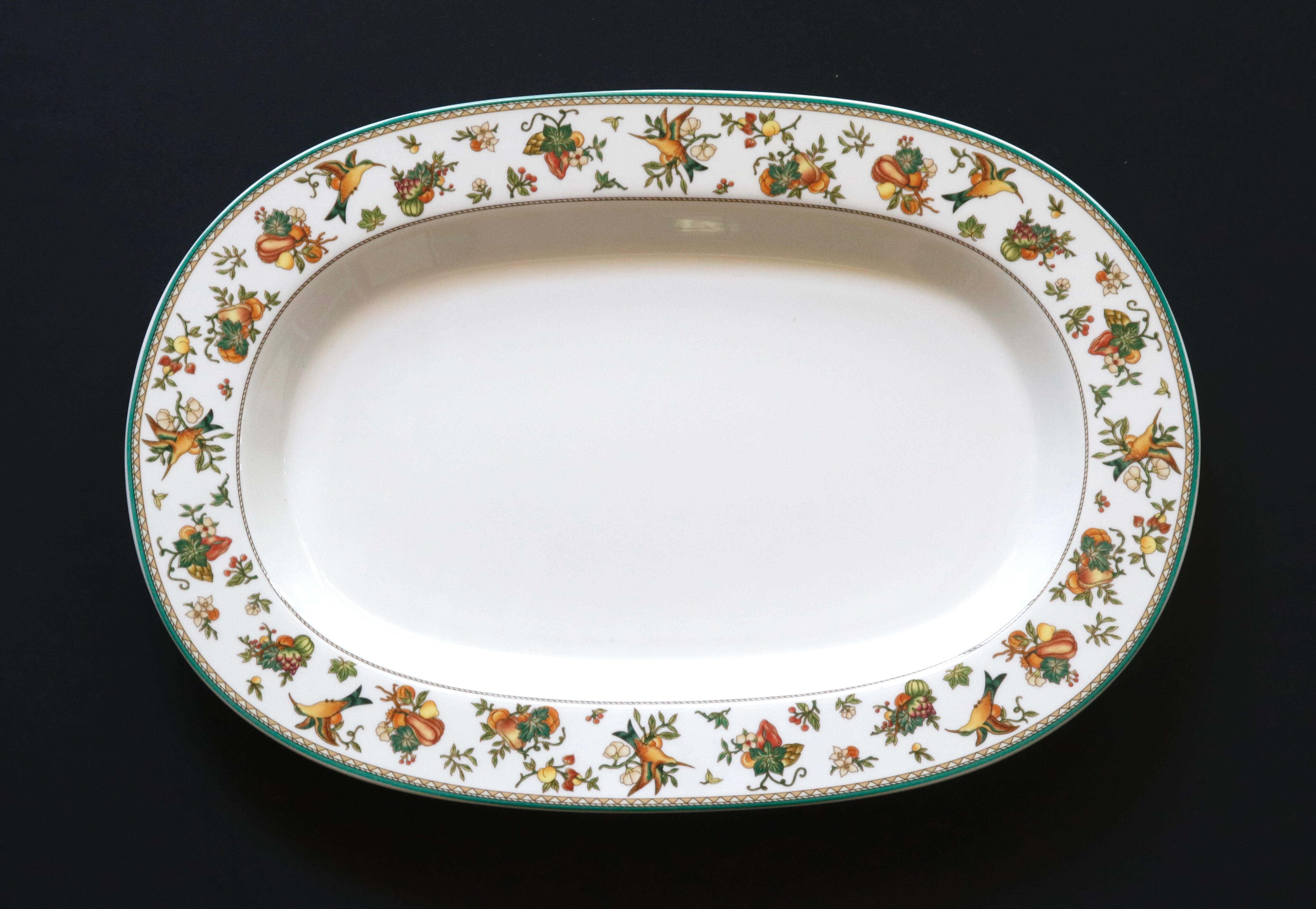 Villeroy & Boch porcelain serving oval dish. Heinrich Golden Birds