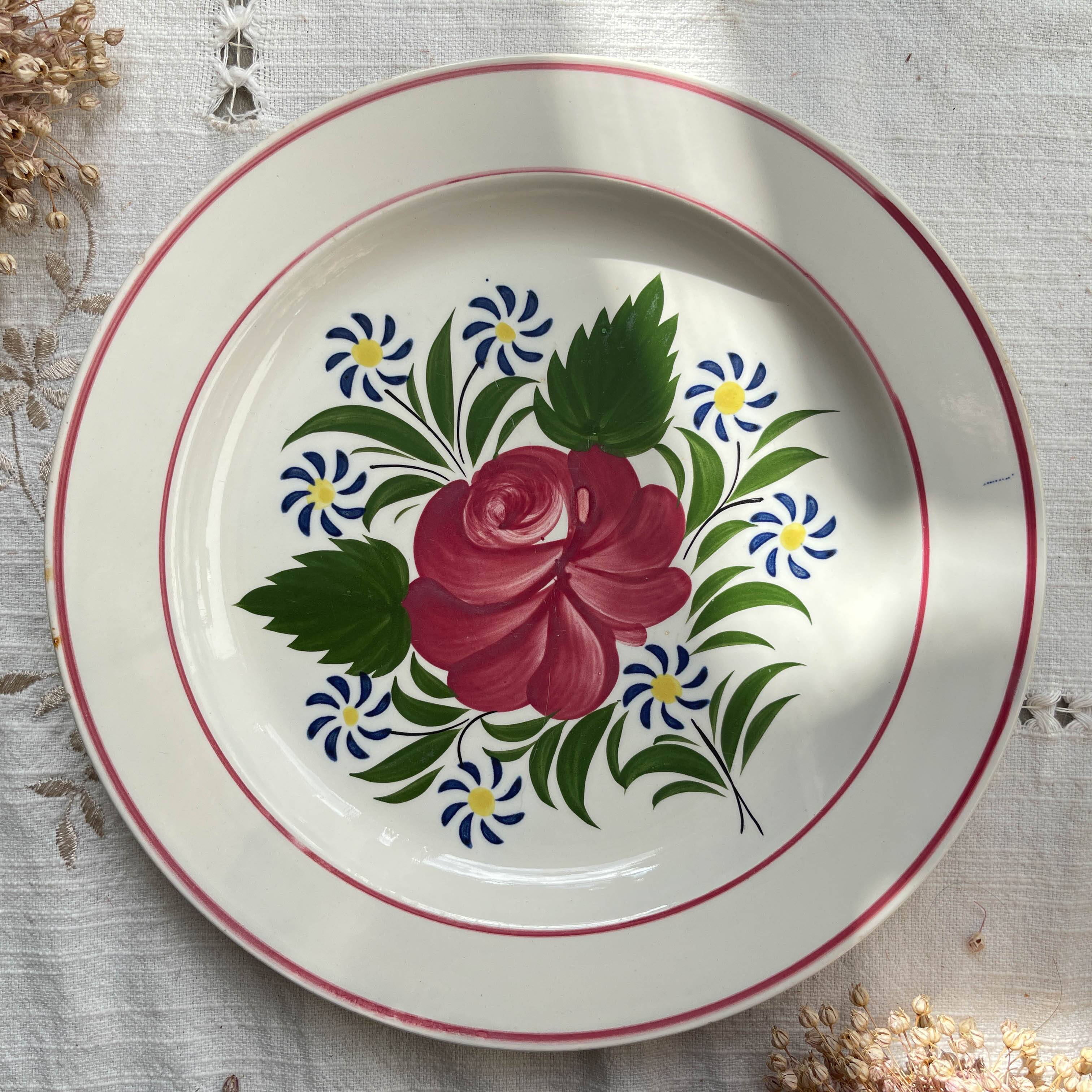 6 Mismatched Vintage Plates with Floral Pattern