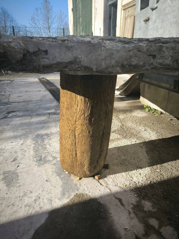 Grande table brutaliste en ardoise