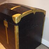 Trunk wooden color black and gold