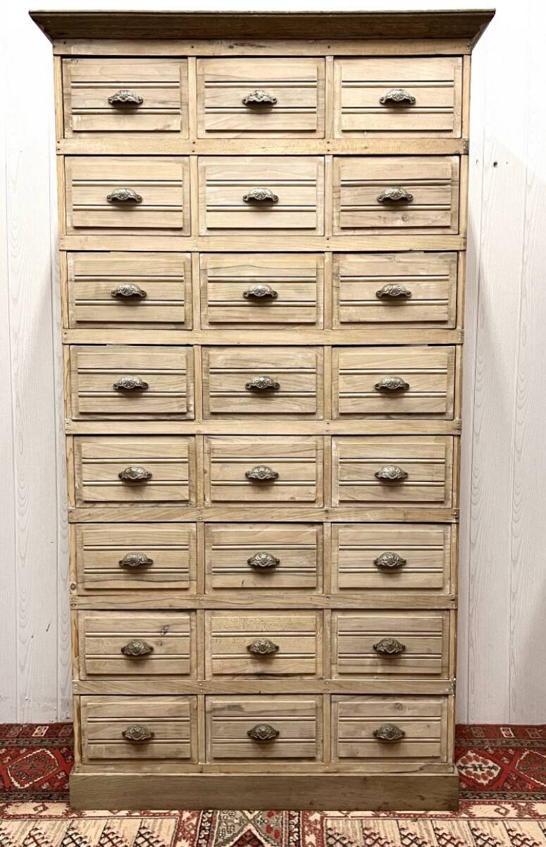 Craft furniture / drawer unit