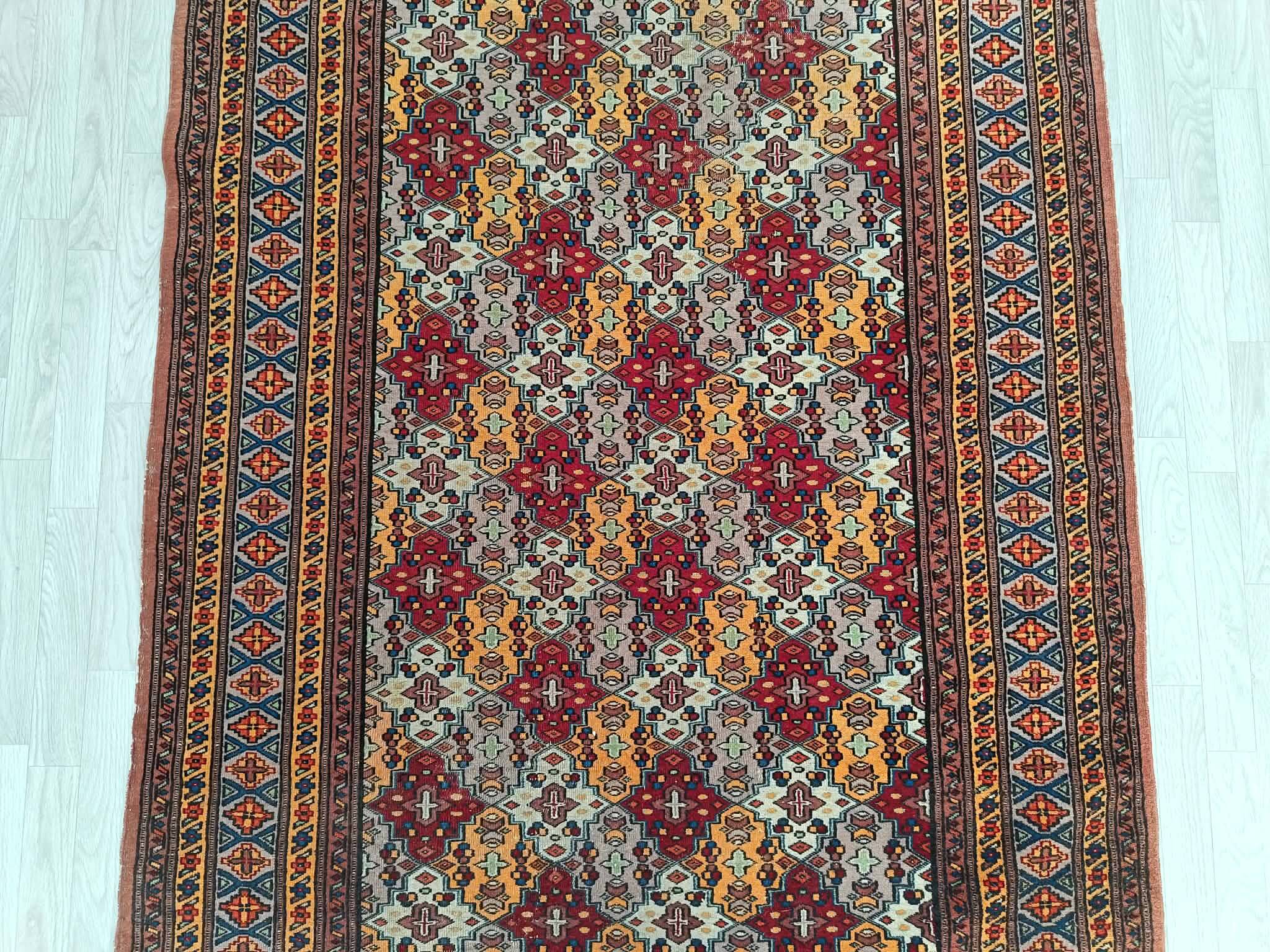 Handmade Pakistani carpet