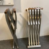 Pair of curule chairs designed by John Vesey, 1958, USA, brushed aluminum, walnut and leather