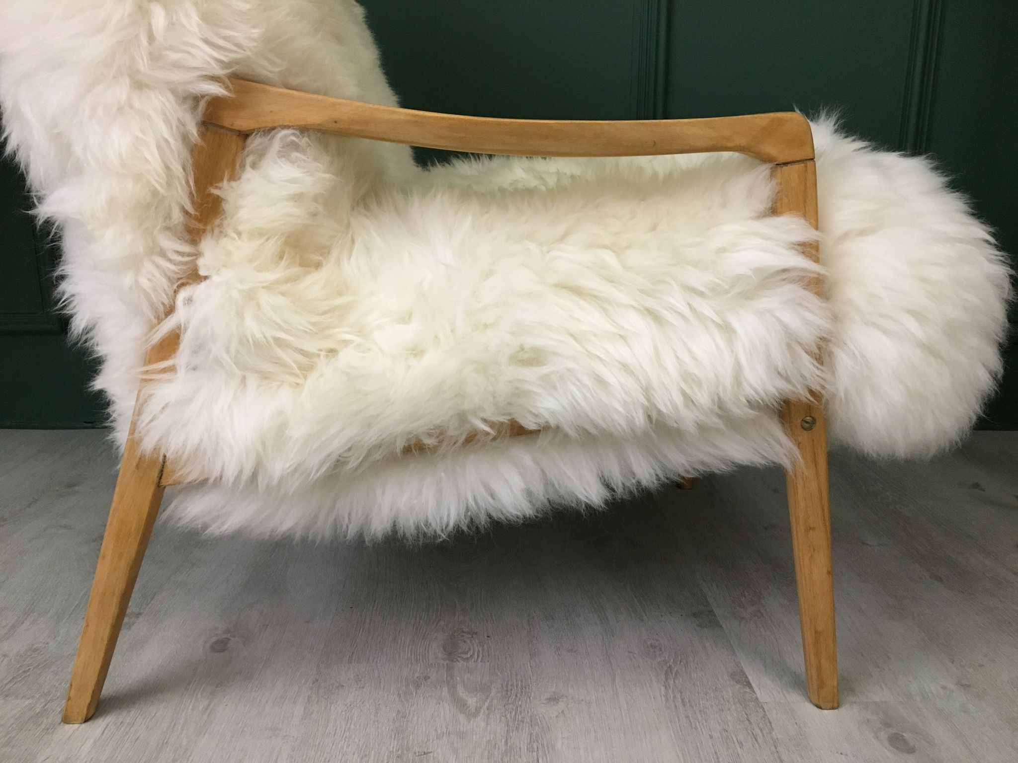 Vintage Design Art Deco White Sheepskin Fluffy Fury Chair Armchair