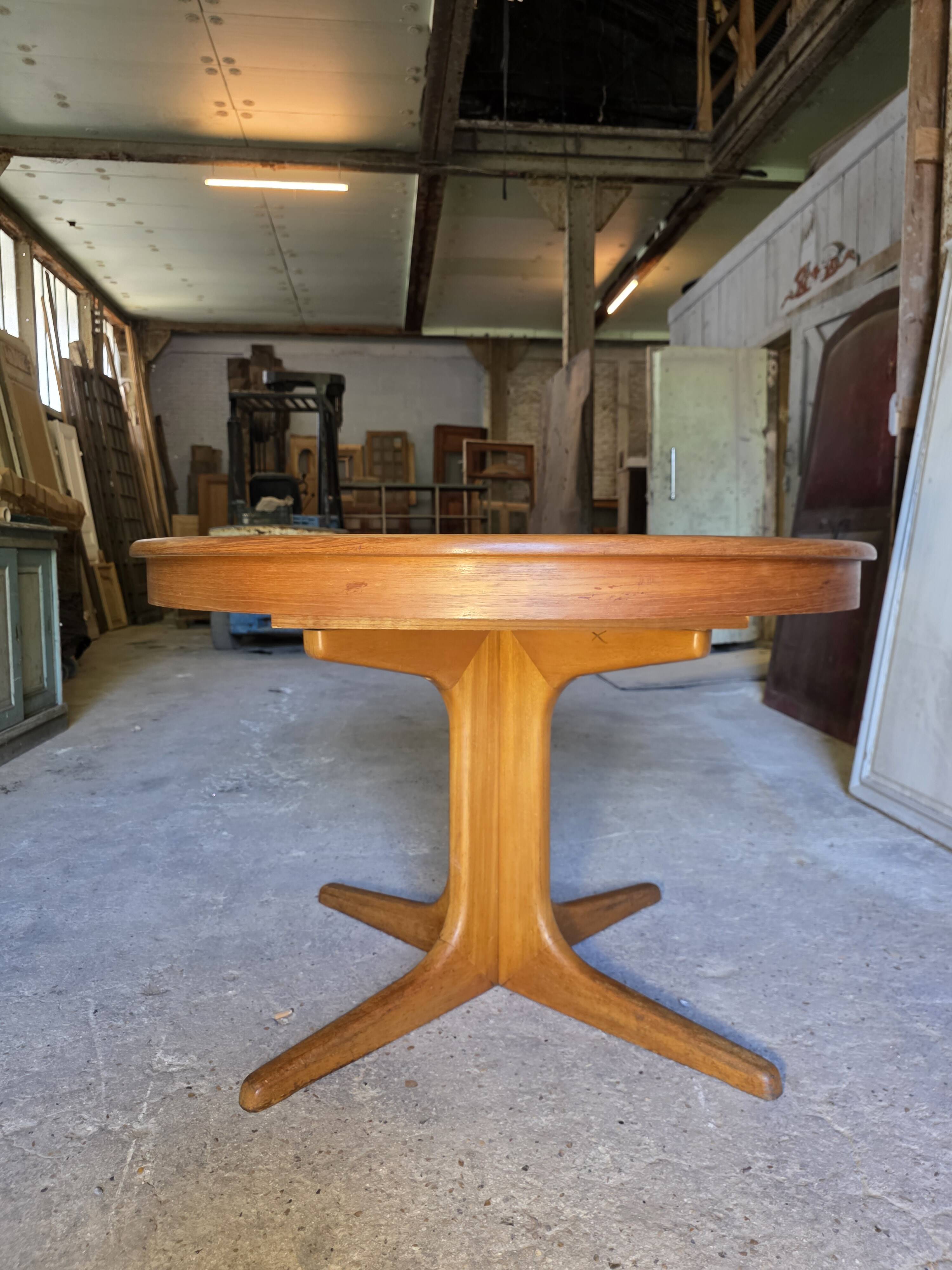 Table extensible Baumann en teck des années 60, (2 rallonges)