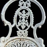 Suite de quatre chaises de jardin en fonte de style Victorien vers 190