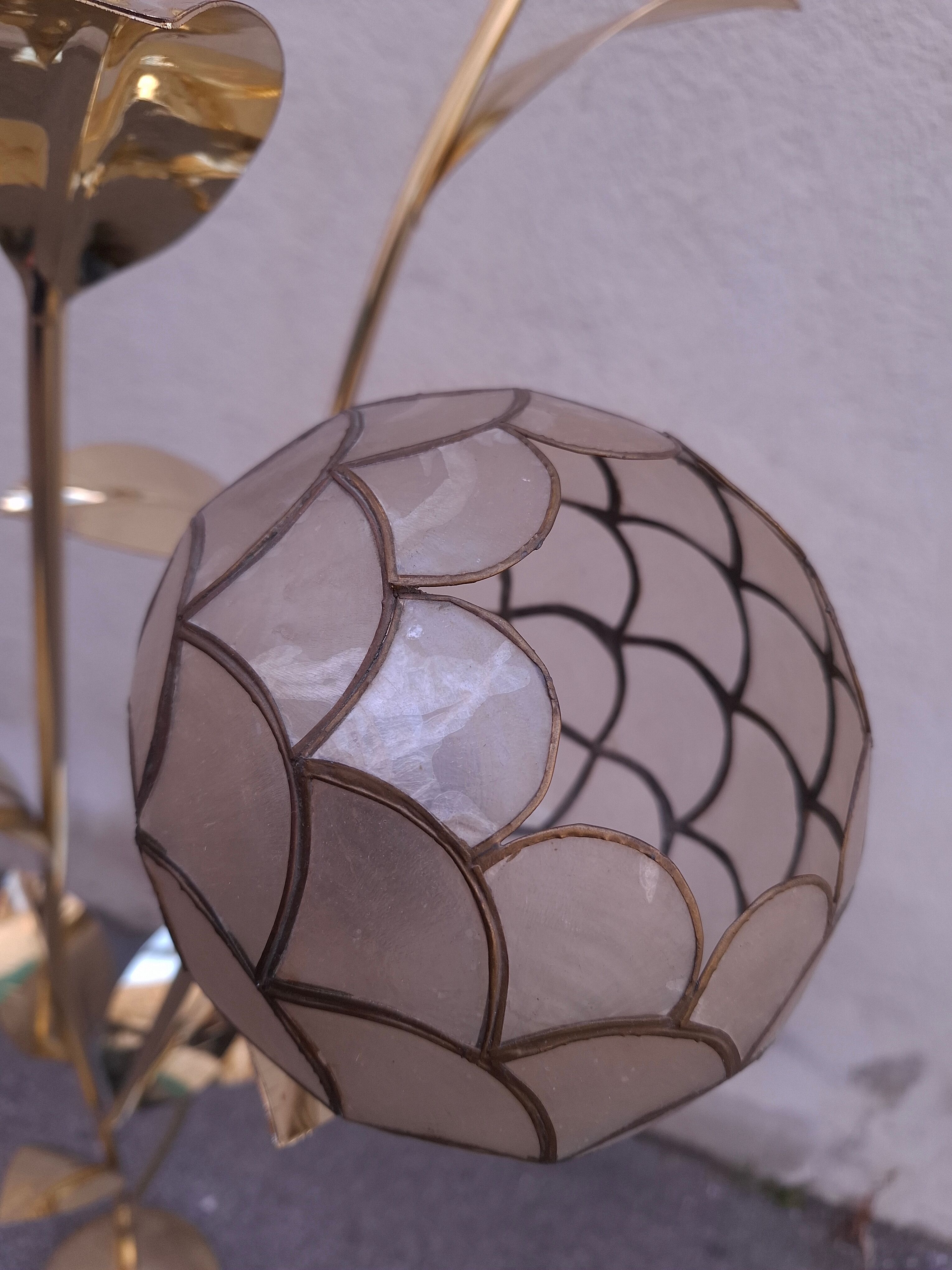 Floral floor lamp in pearlescent Capiz, 1970s.